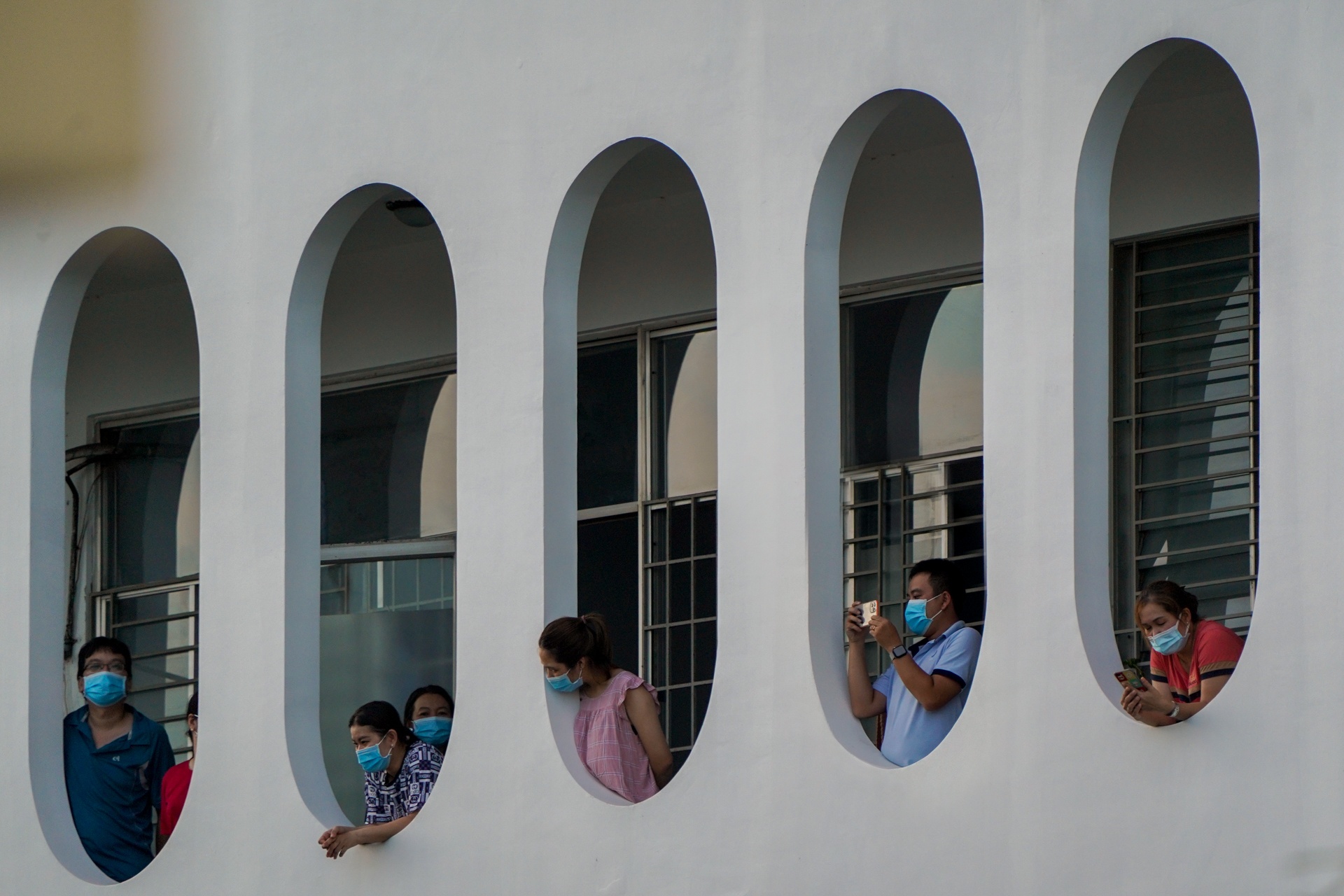 Covid-19 tai Benh vien nhiet doi TP.HCM anh 7