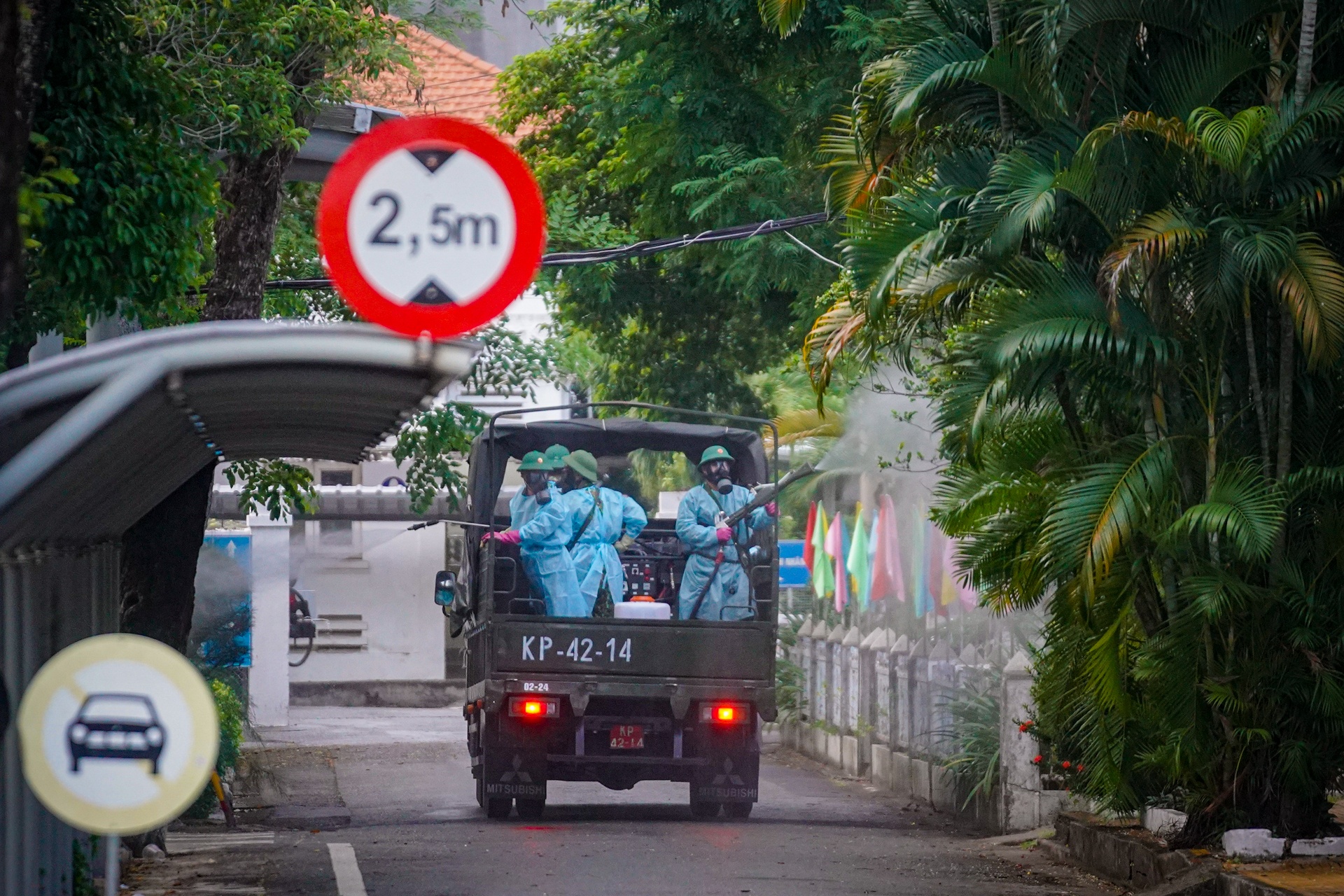 Covid-19 tai Benh vien nhiet doi TP.HCM anh 4