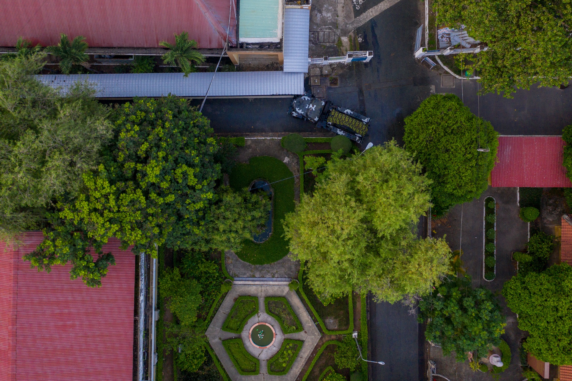 Covid-19 tai Benh vien nhiet doi TP.HCM anh 8