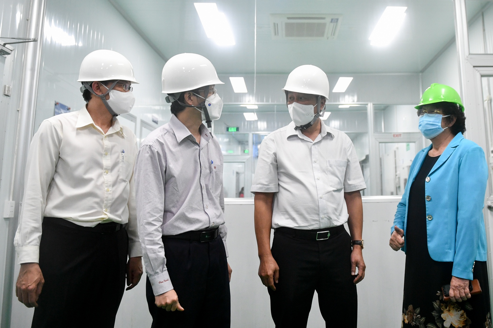 tiem vaccine Covid-19 tai TP.HCM anh 1