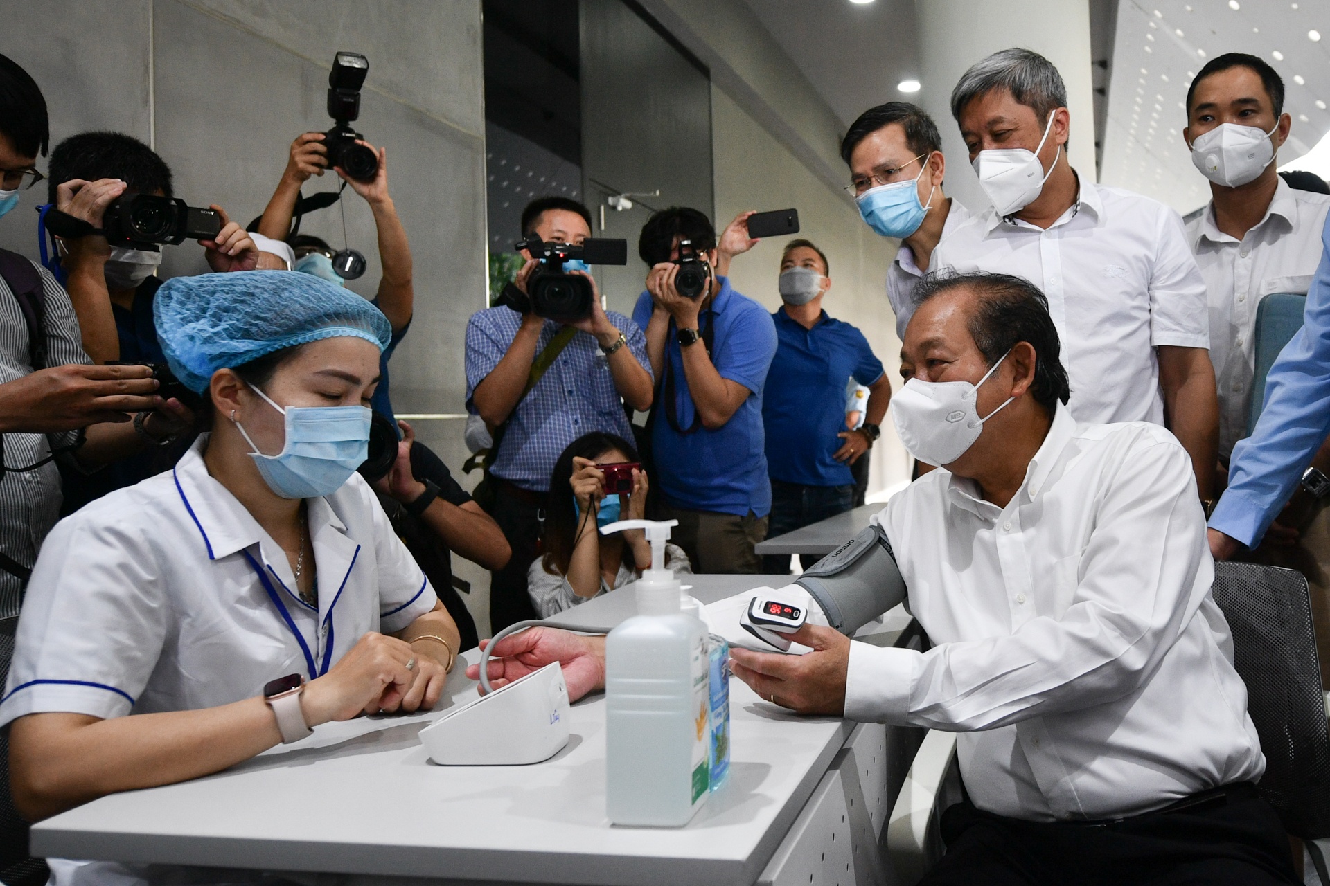 tiêm vaccine Covid-19 tại TP.HCM ảnh 3 tiem vaccine Covid-19 tai TP.HCM anh 3