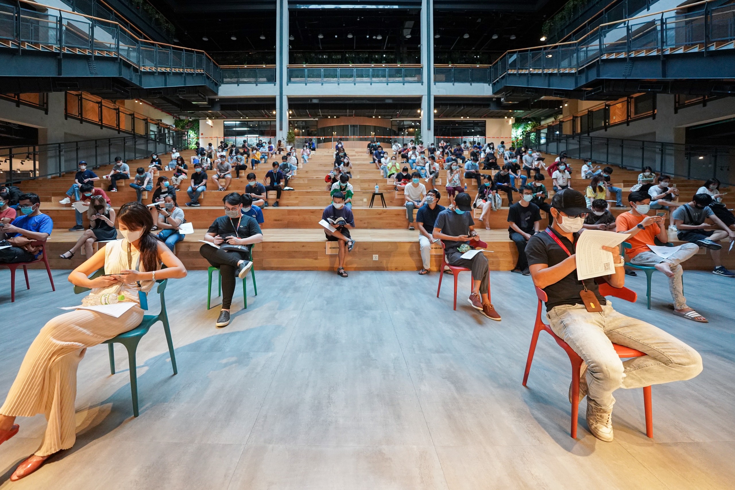 tiem vaccine covid-19 TP.HCM anh 9