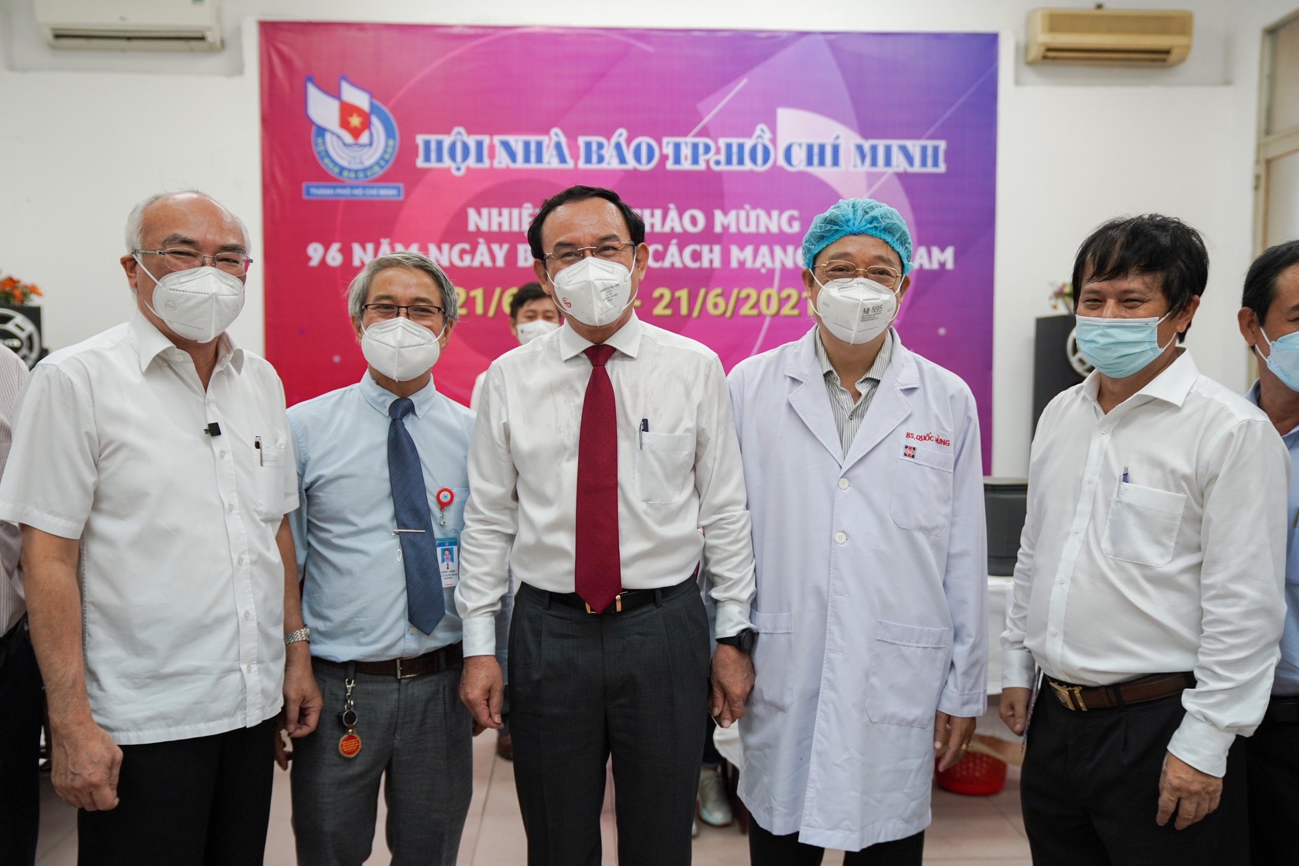 tiêm vaccine Covid-19 TP.HCM ảnh 3 tiem vaccine Covid-19 TP.HCM anh 3