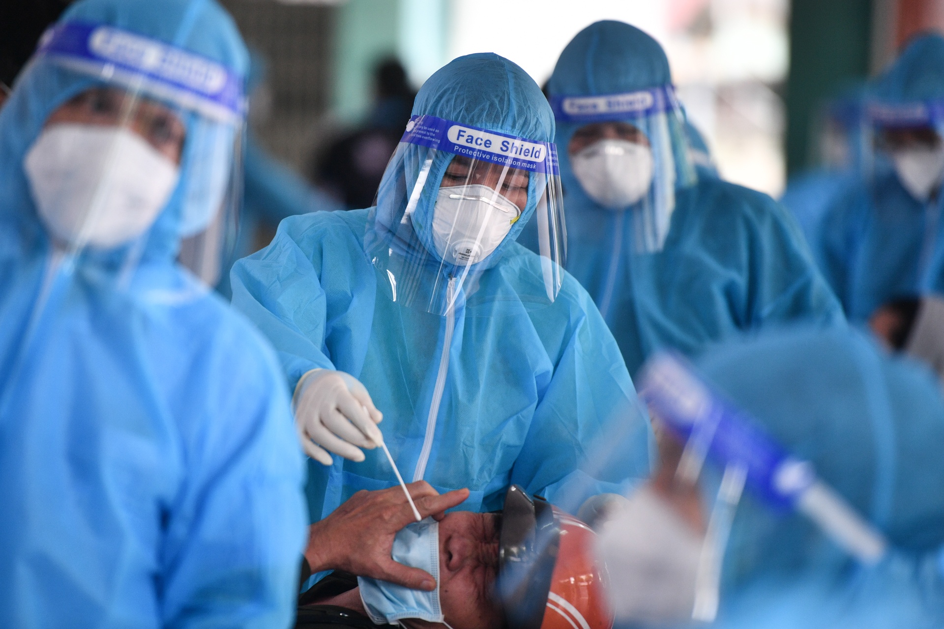 xet nghiem toan dan TP.HCM anh 2