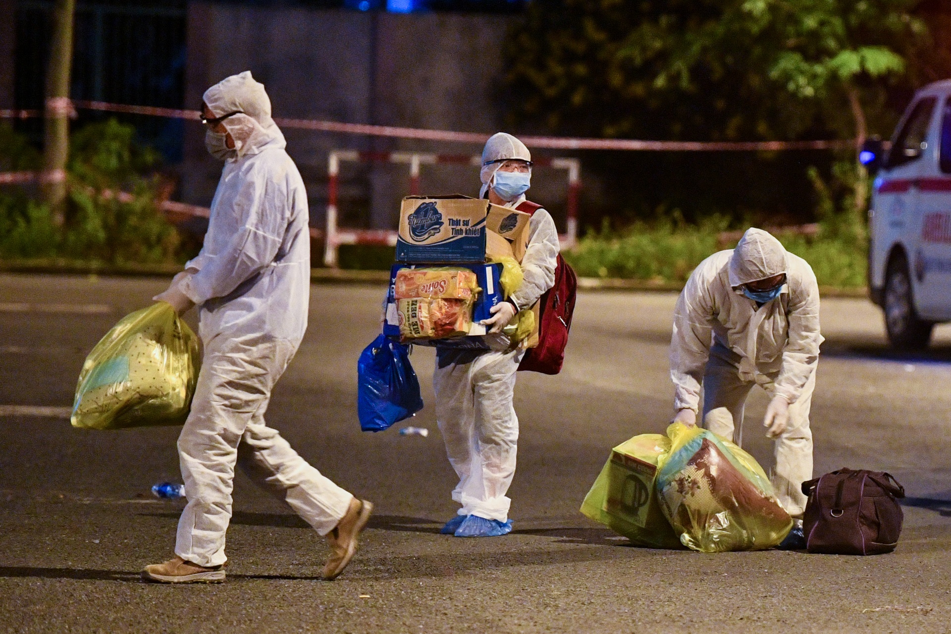 100 ngay gian cach tai TP.HCM anh 8