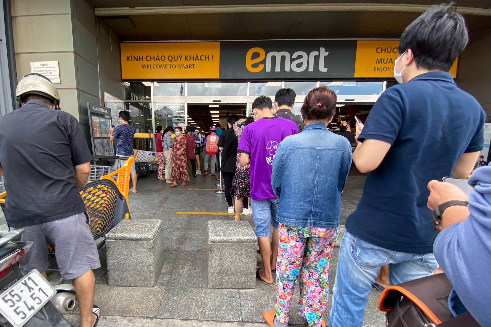 Do xo den sieu thi tai TP.HCM anh 1