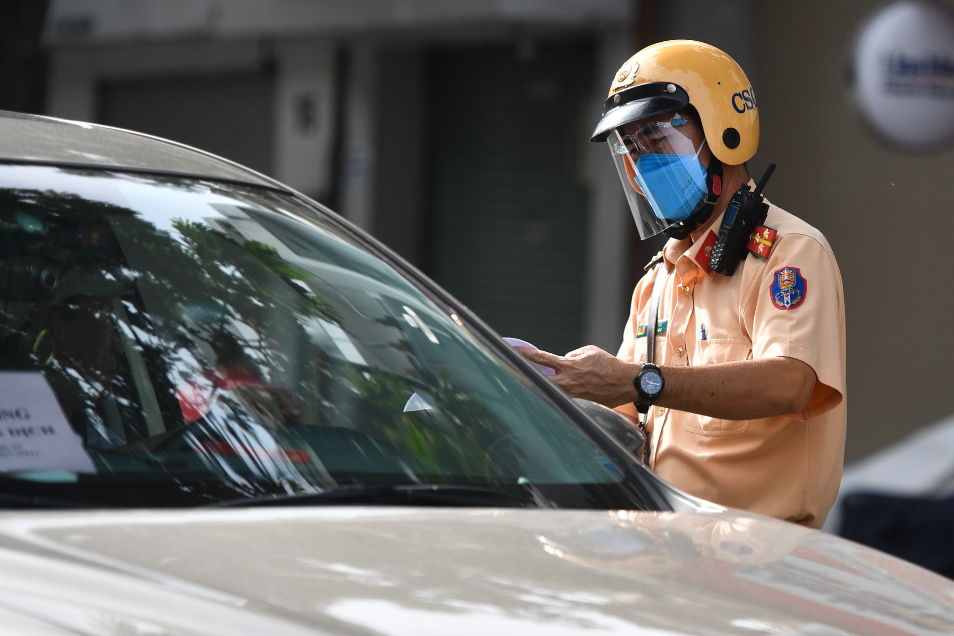 TP.HCM kiem tra nguoi ra duong anh 8