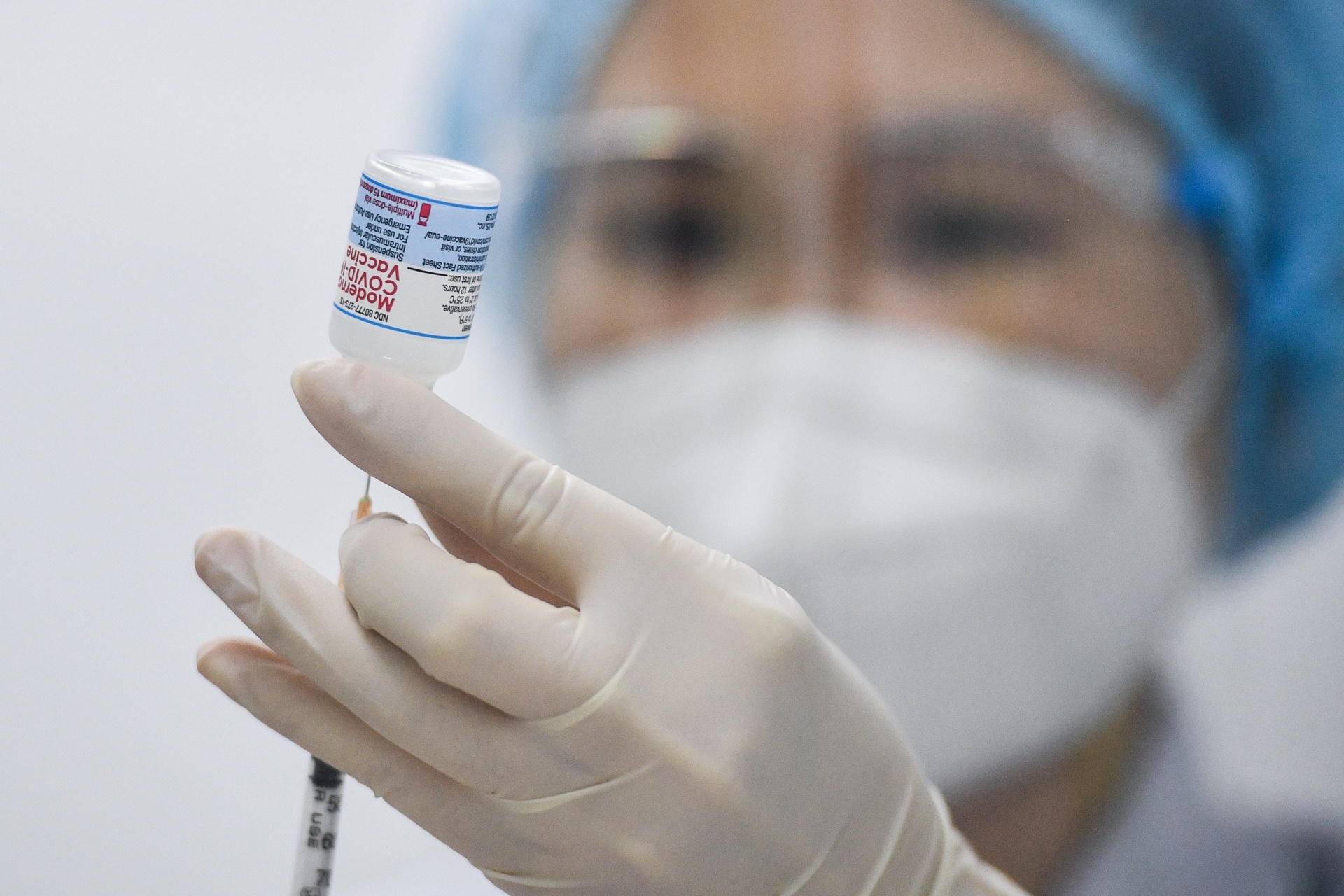 TP.HCM trien khai tiem vaccine Moderna trong cong dong hinh anh