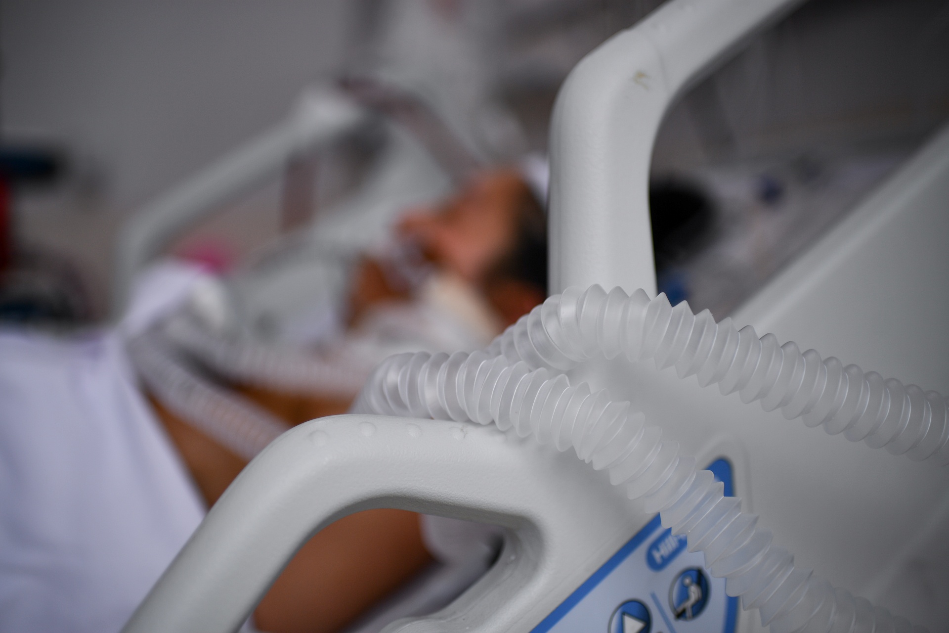 dich Covid-19 bung phat lan 4 anh 1