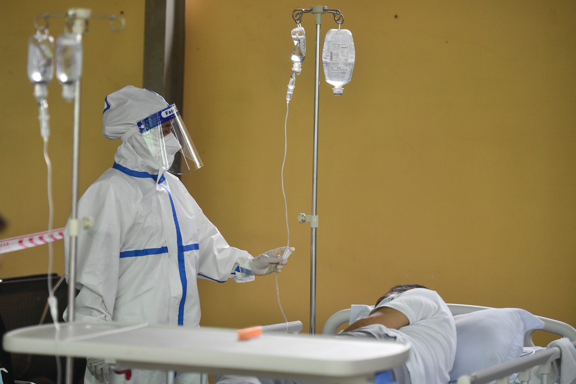 Benh vien tu nhan san sang dieu tri Covid-19 o TP.HCM hinh anh