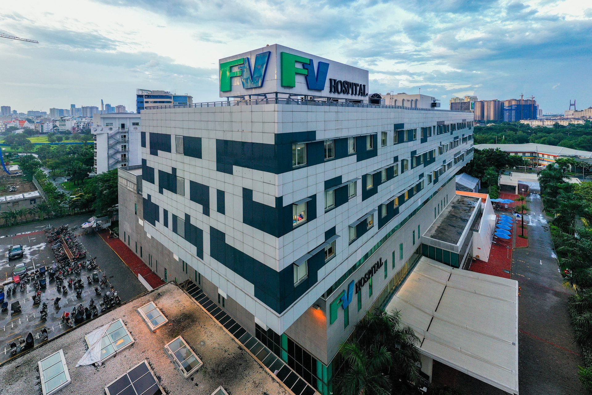 Bệnh viện tư nhân ở TP.HCM tiêm vaccine dịch vụ ảnh 1 Benh vien tu nhan o TP.HCM tiem vaccine dich vu anh 1