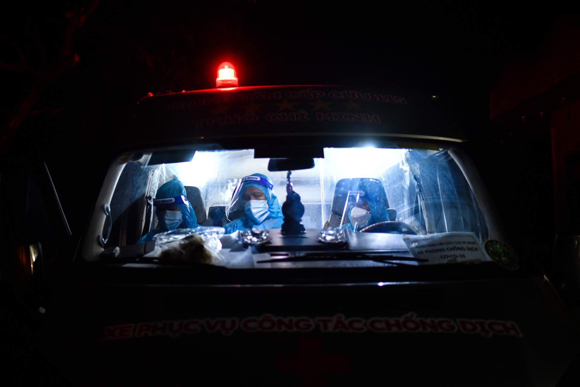 F0 nguy kich tai nha anh 6