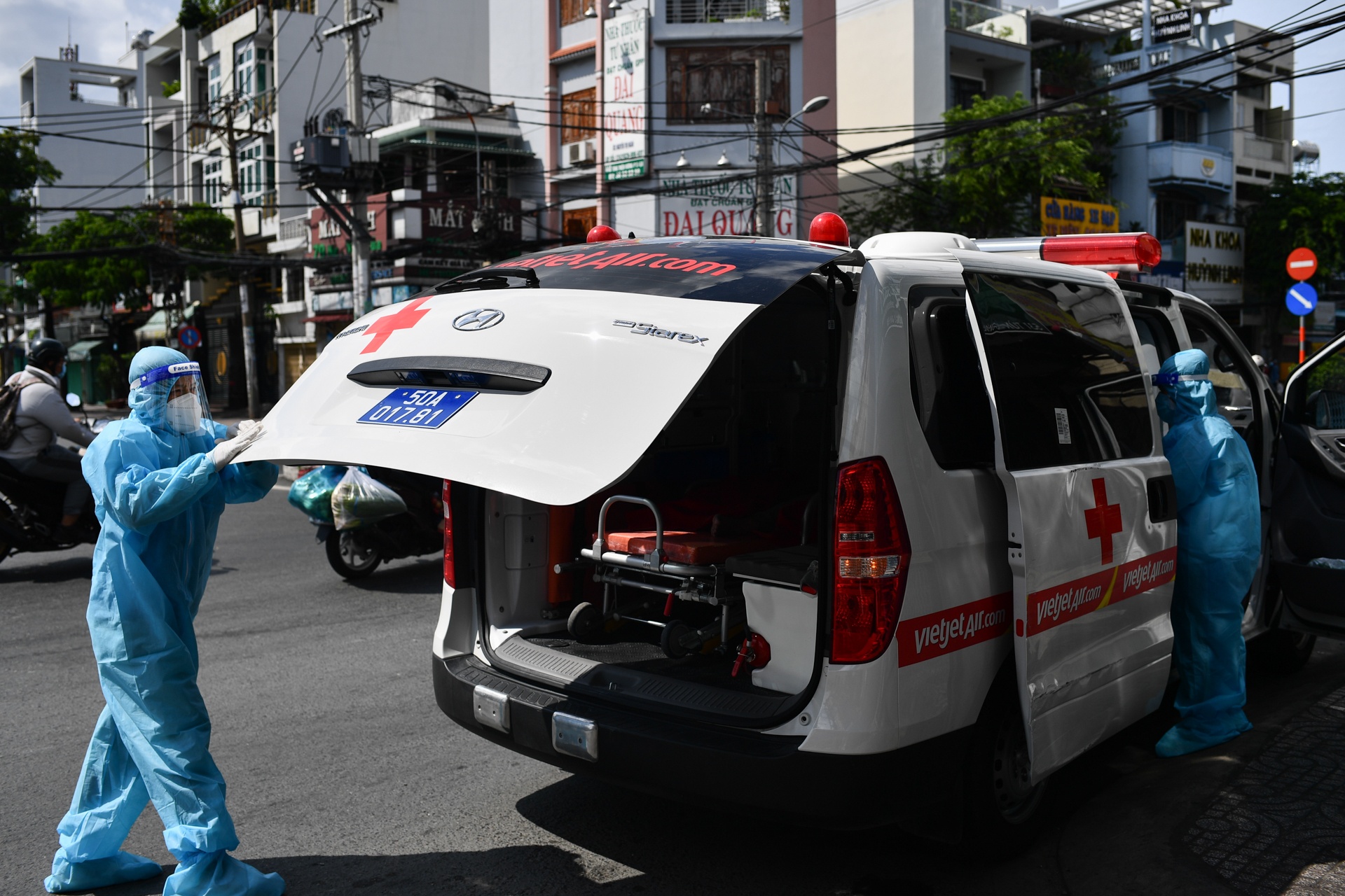 F0 nguy kich tai nha anh 11