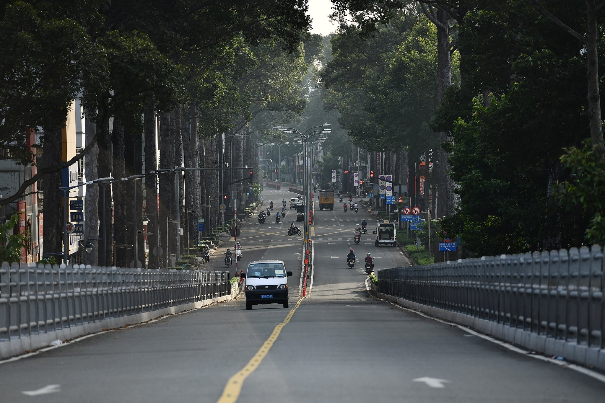 ngay dau TP.HCM siet chat anh 1