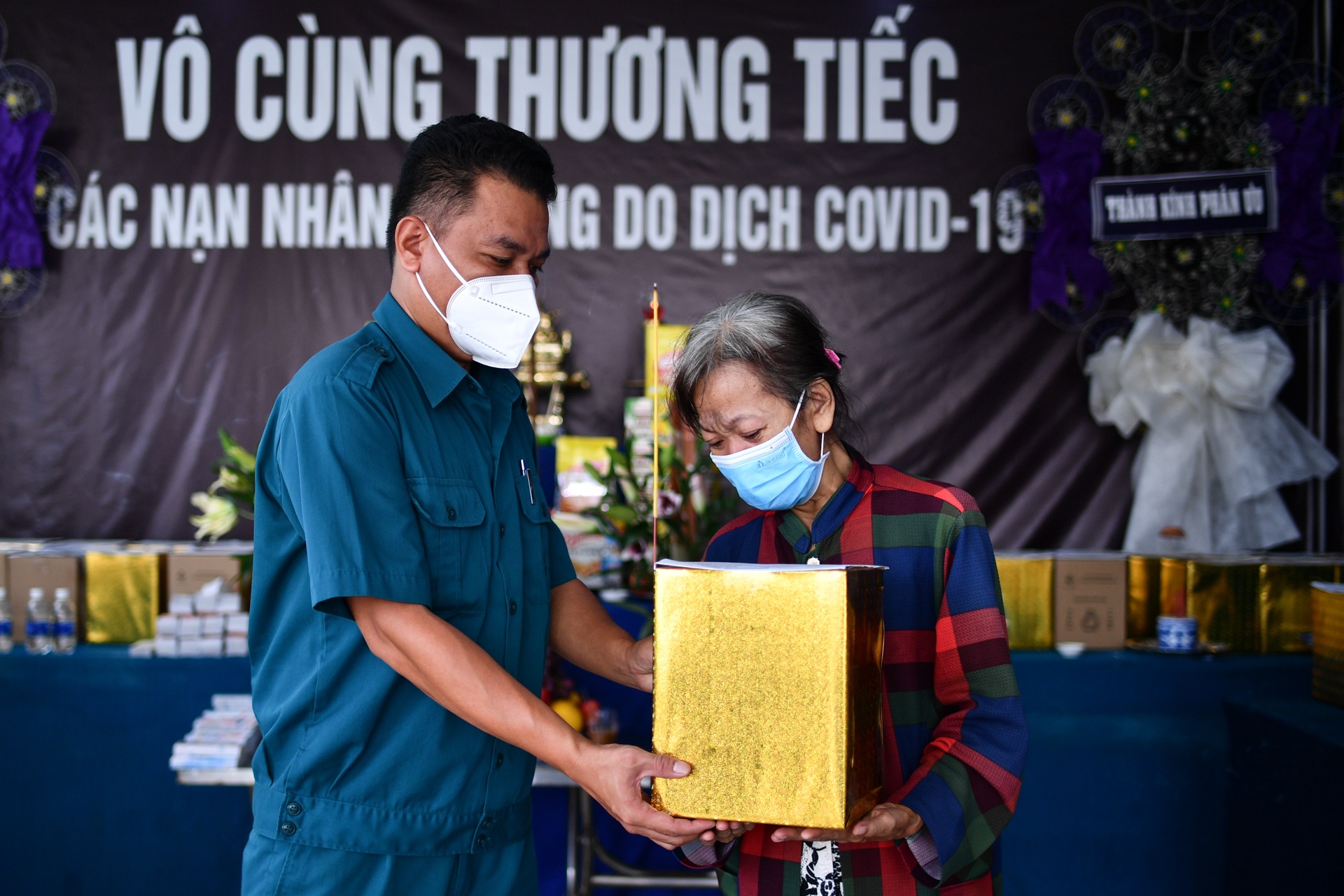 Mai tang nguoi mat do Covid-19 anh 22