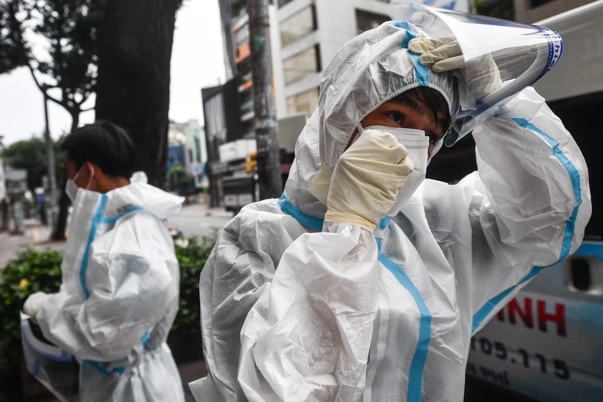 Mai tang nguoi mat do Covid-19 anh 12