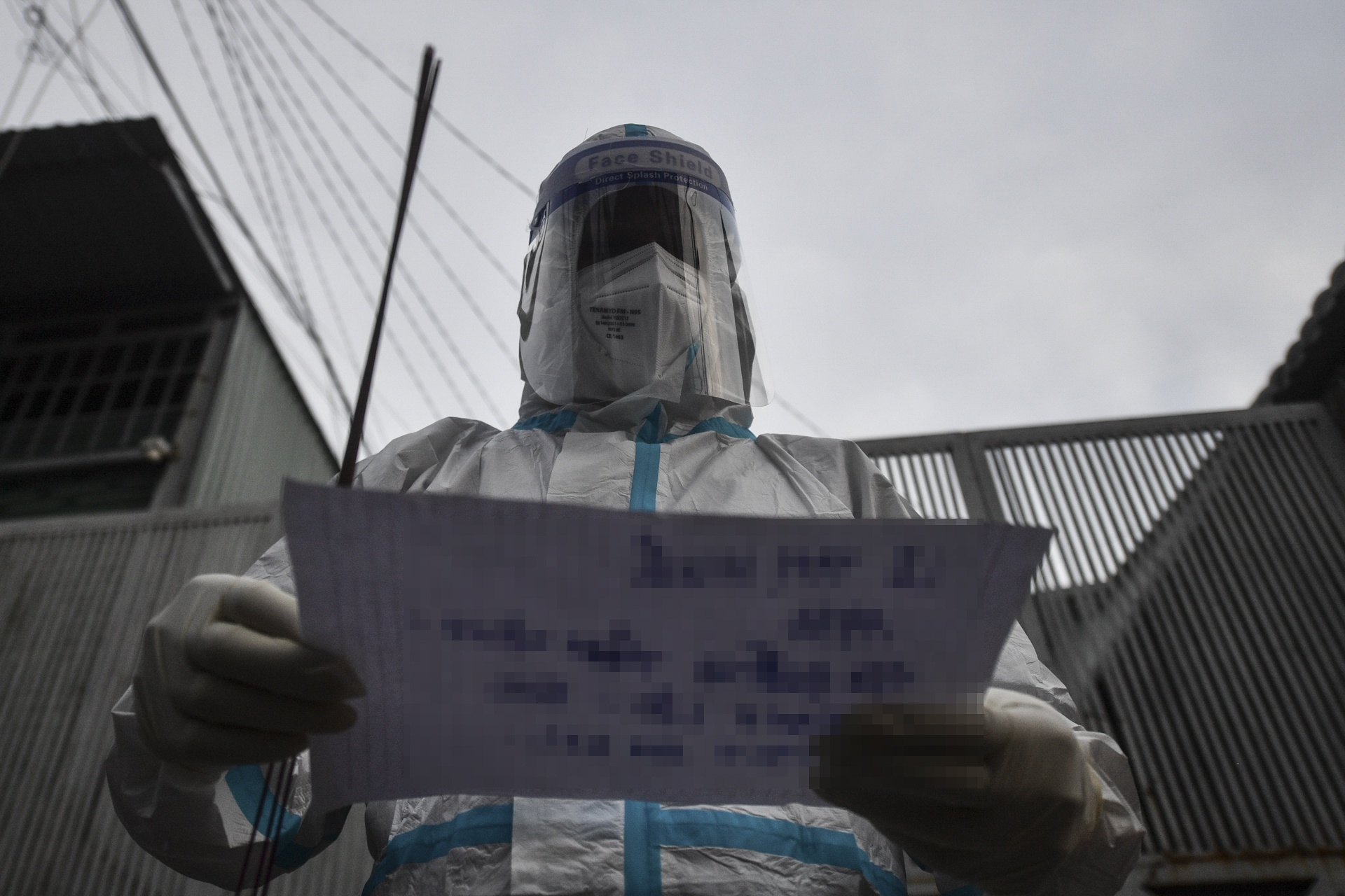 Mai tang nguoi mat do Covid-19 anh 3