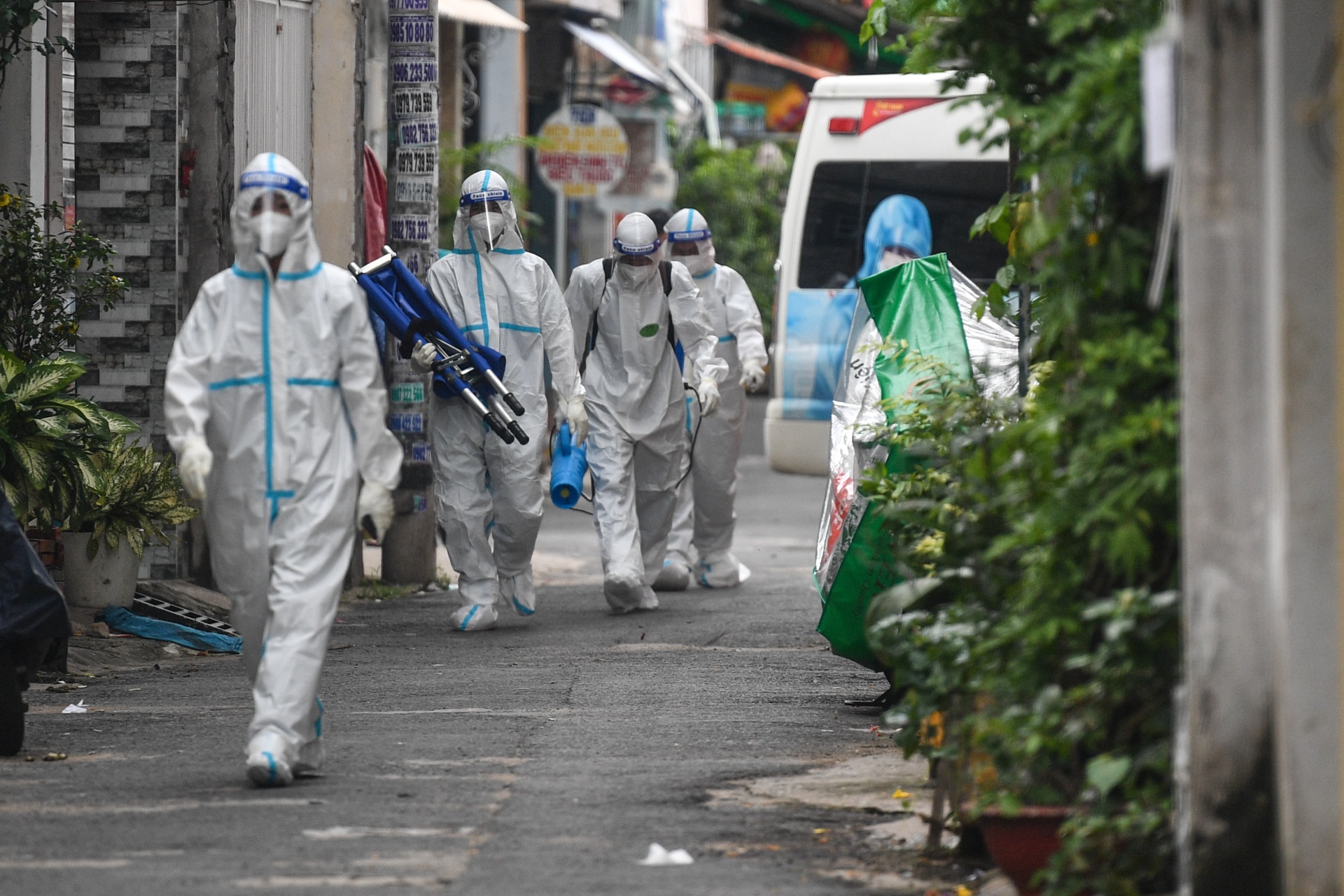 Mai tang nguoi mat do Covid-19 anh 11