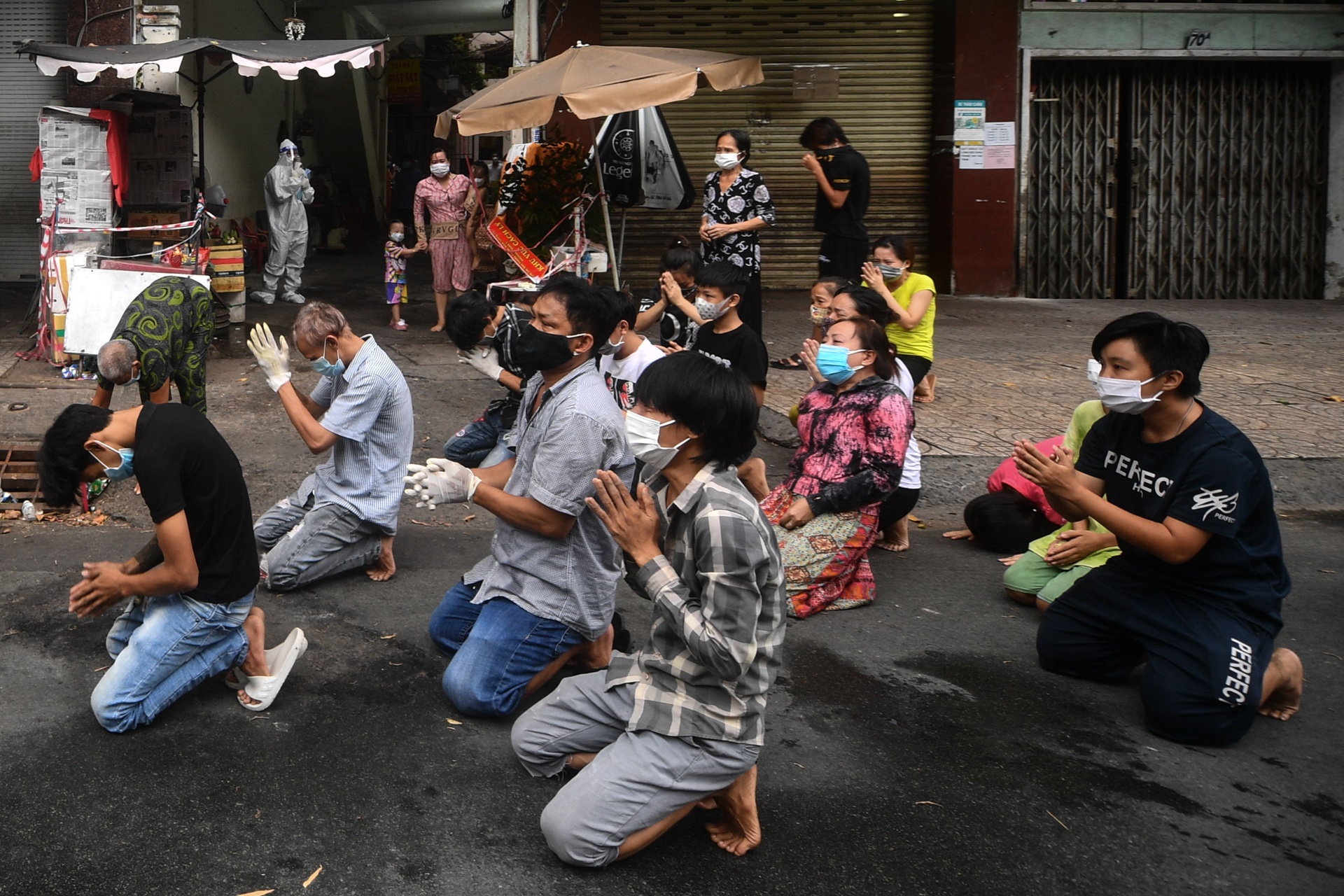 Mai tang nguoi mat do Covid-19 anh 19