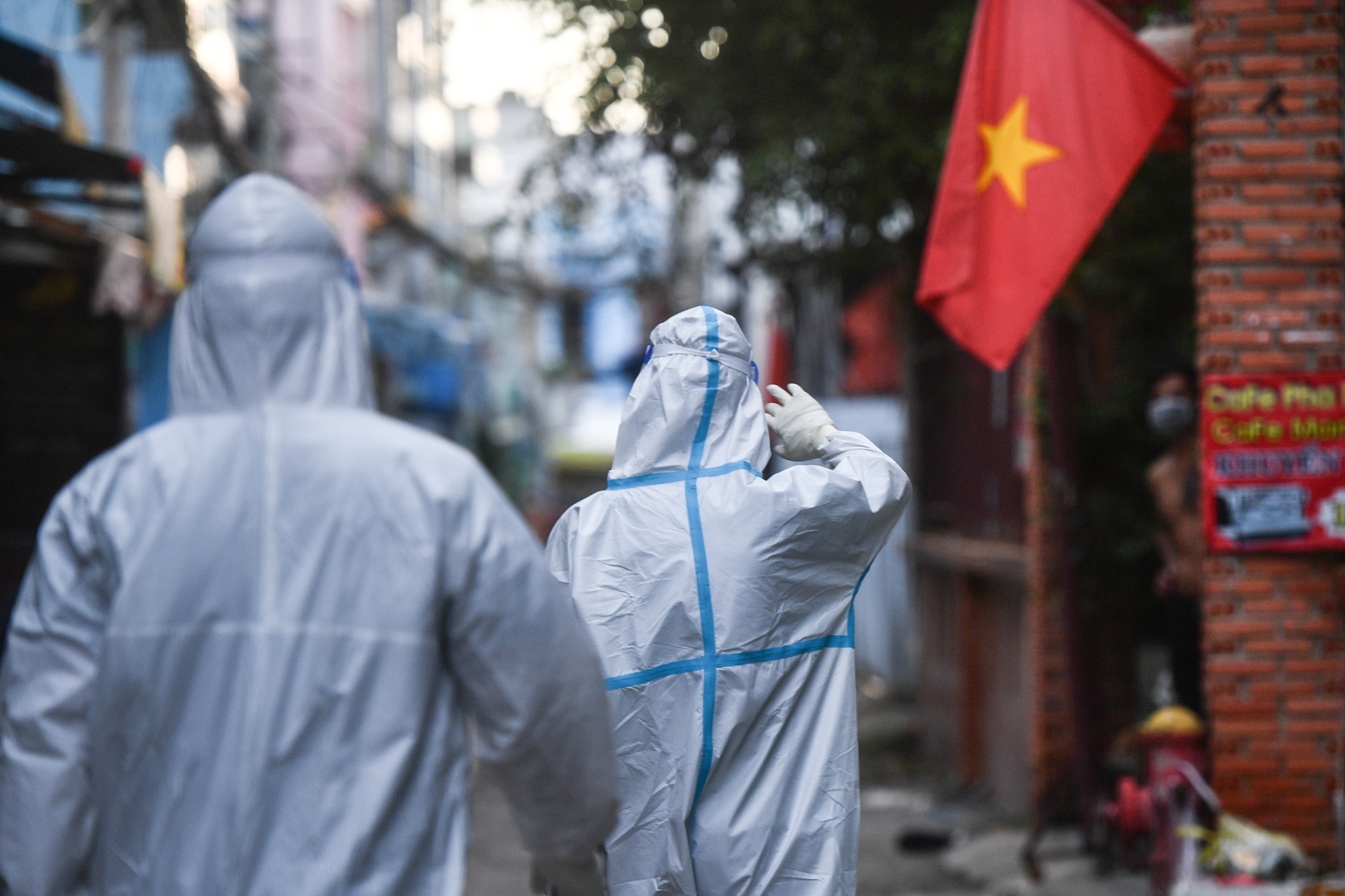 dich Covid-19 bung phat anh 1