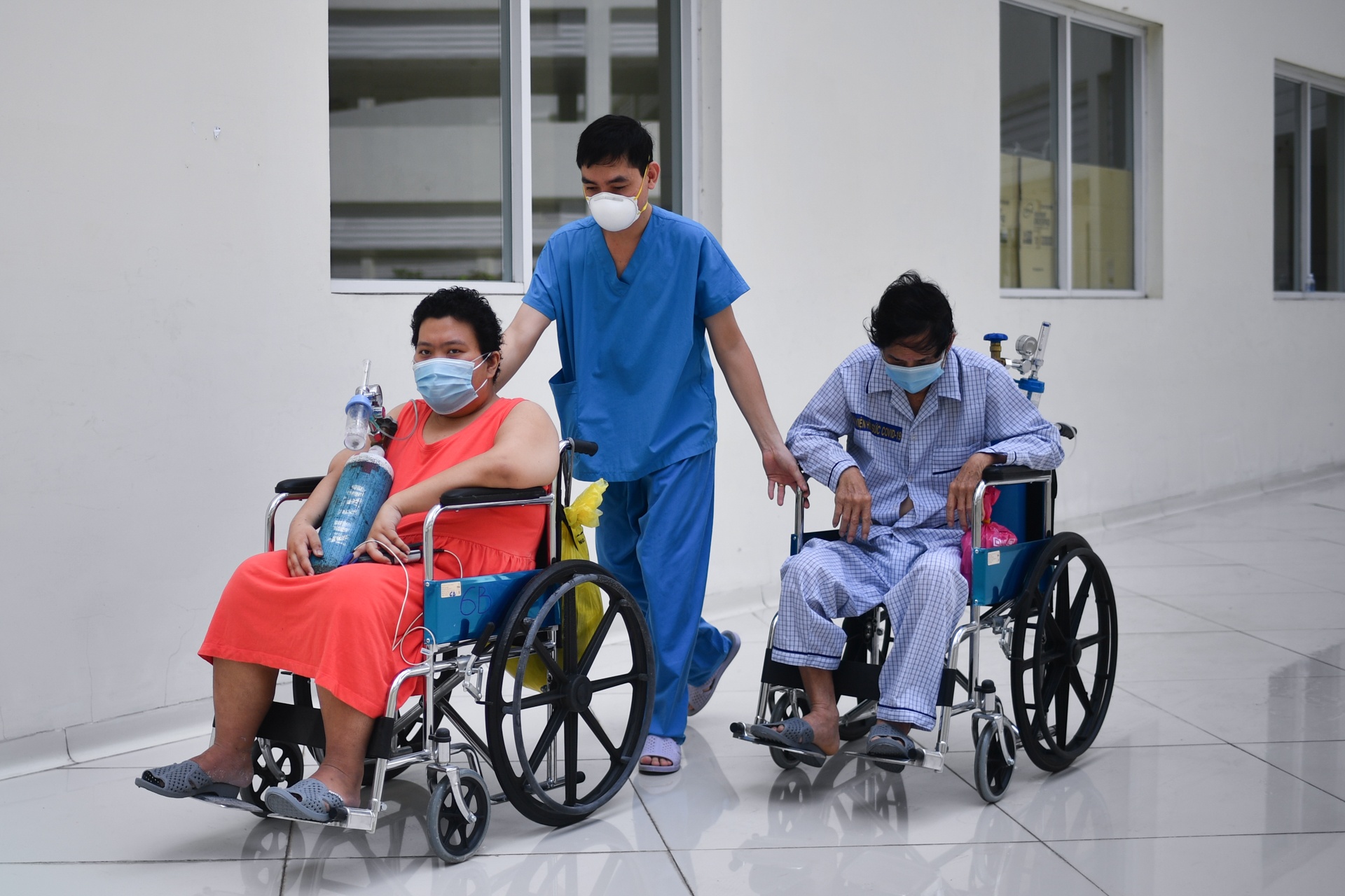 Chi phi dieu tri Covid-19 anh 1