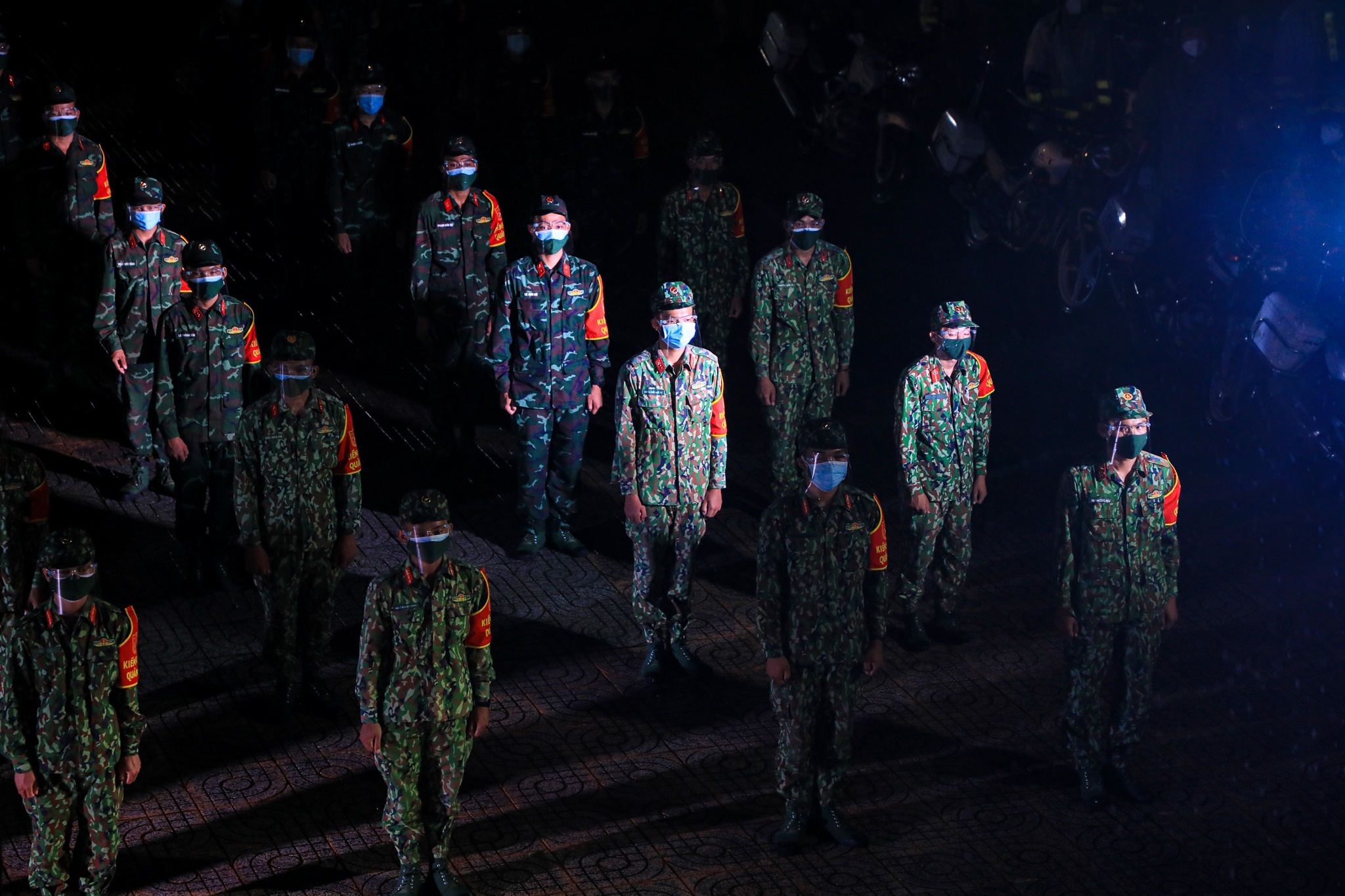 100 ngay gian cach tai TP.HCM anh 45