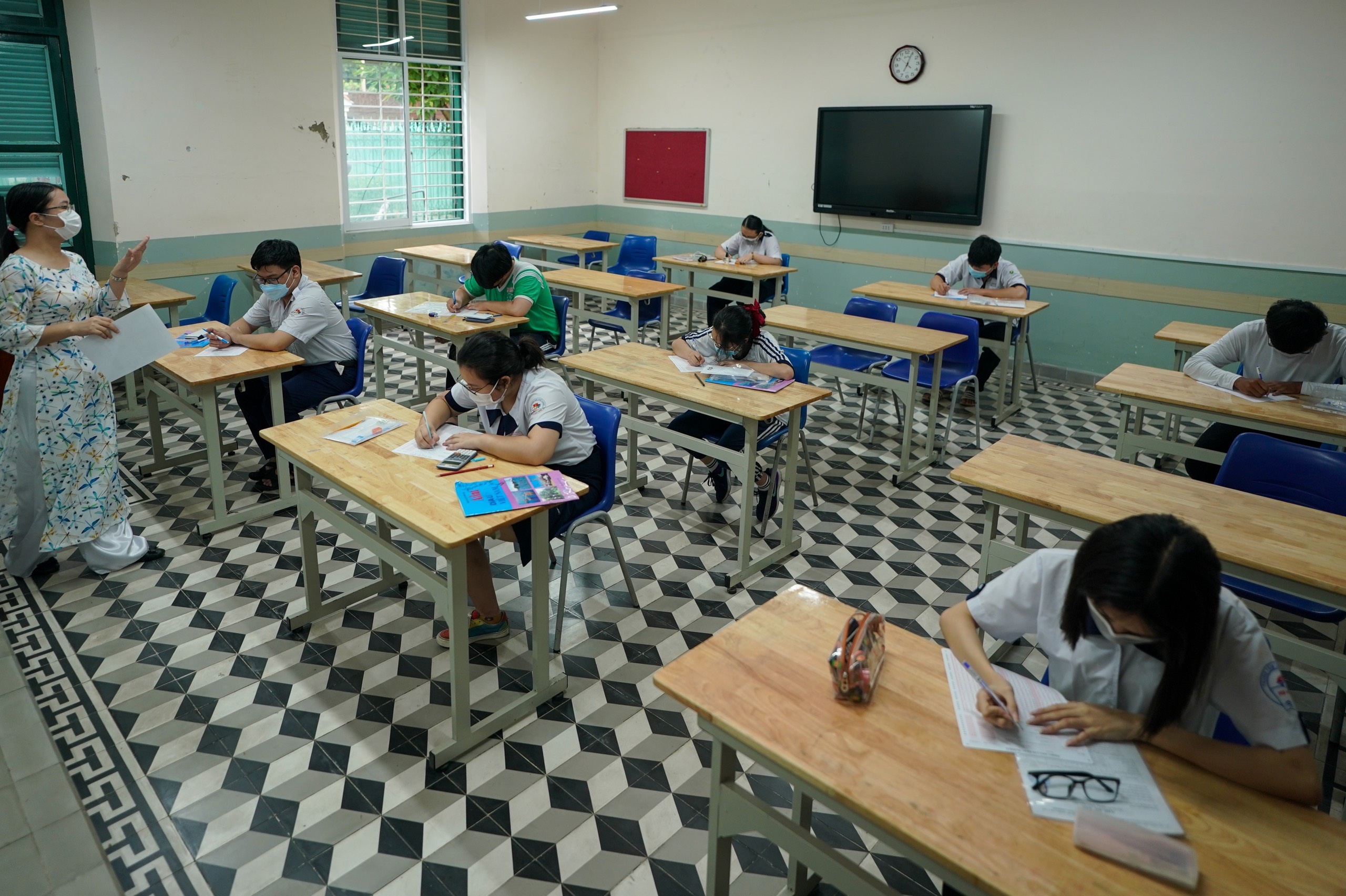 100 ngay gian cach tai TP.HCM anh 21