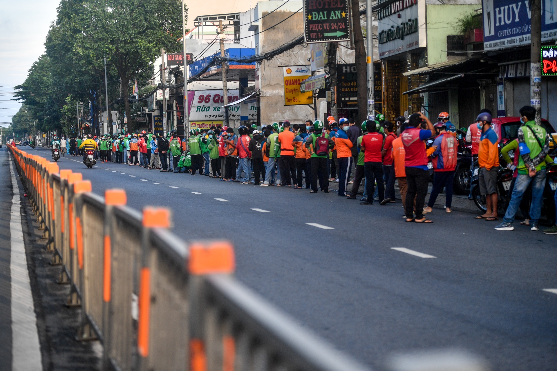 shipper xep hang xet nghiem anh 8