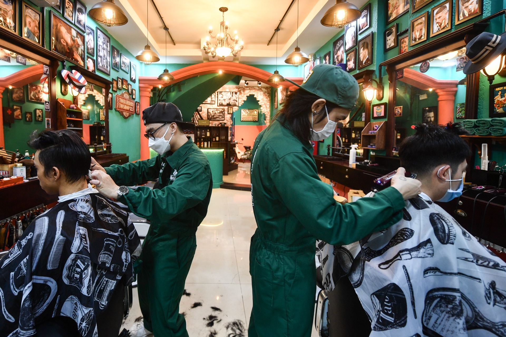 xep hang cat toc sau gian cach anh 4