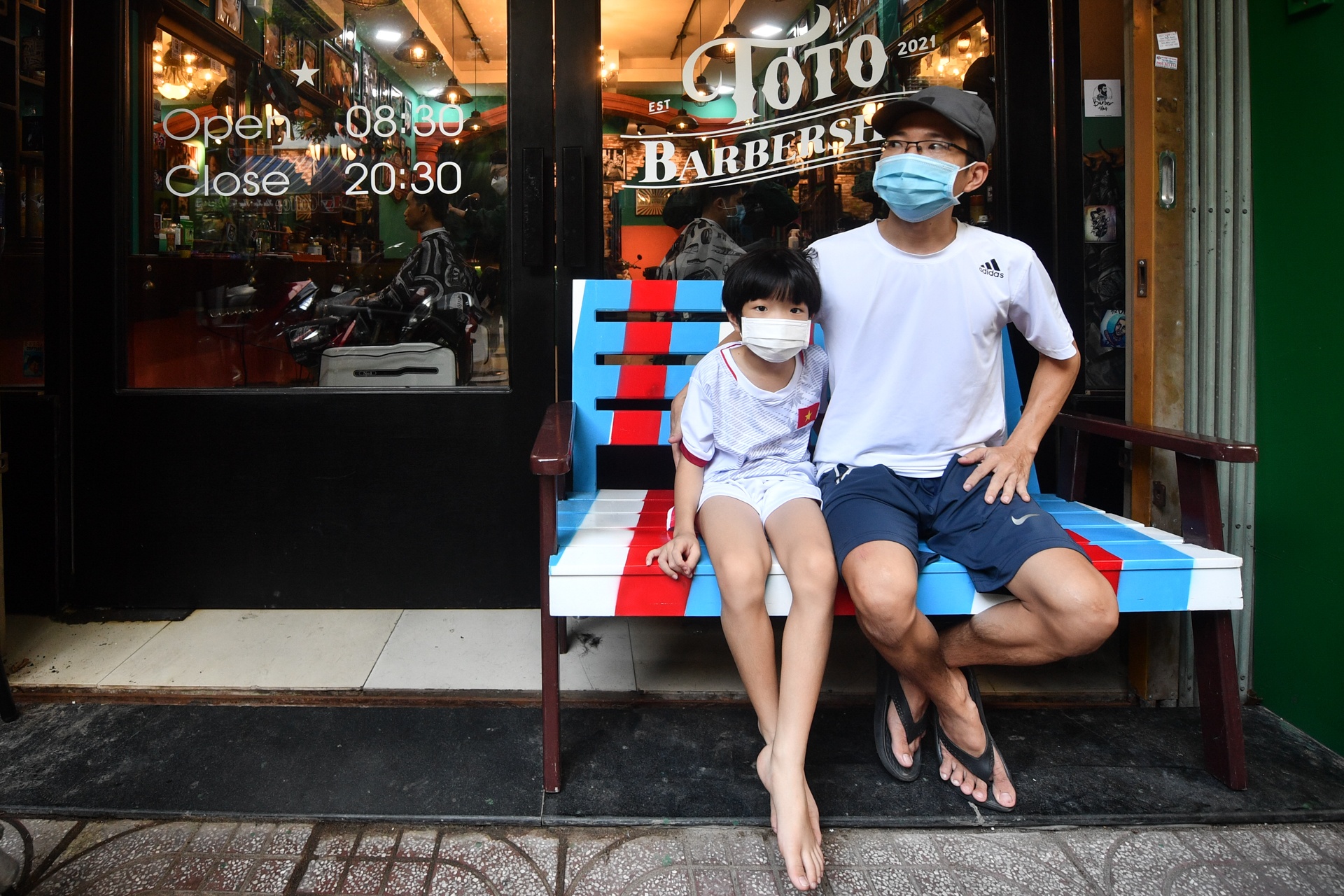 xep hang cat toc sau gian cach anh 3