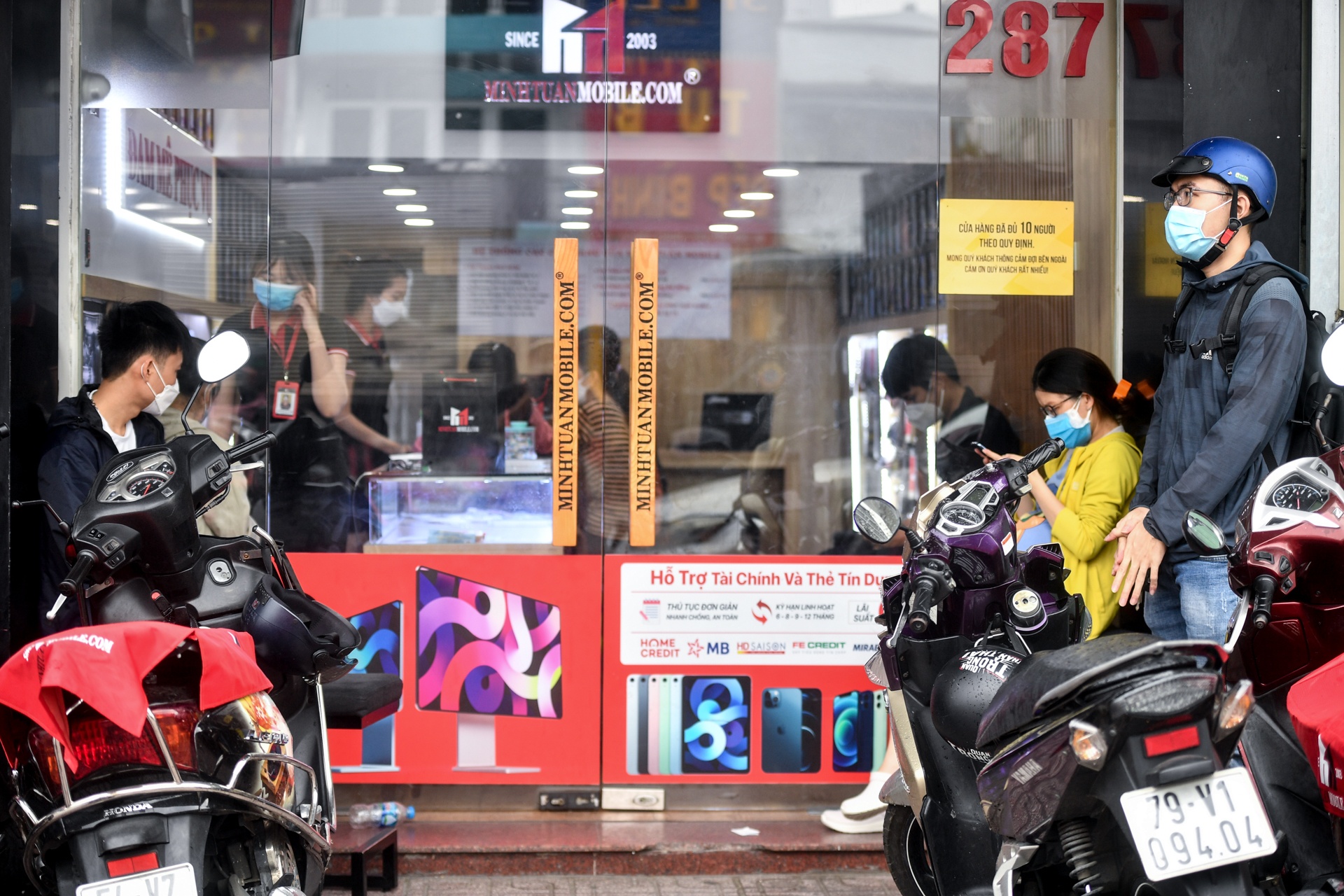 cua hang dien thoai dong duc anh 6