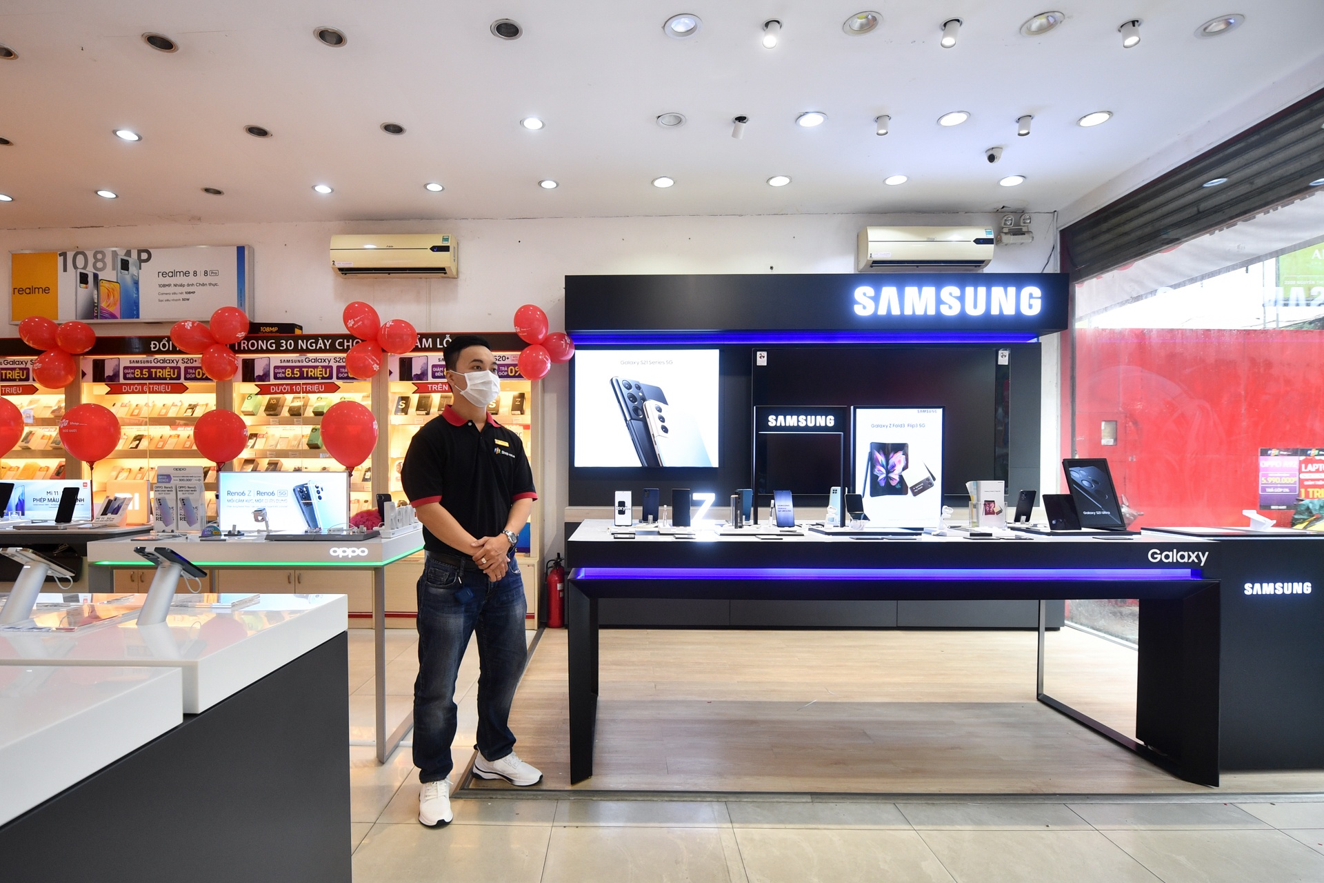 cua hang dien thoai dong duc anh 11