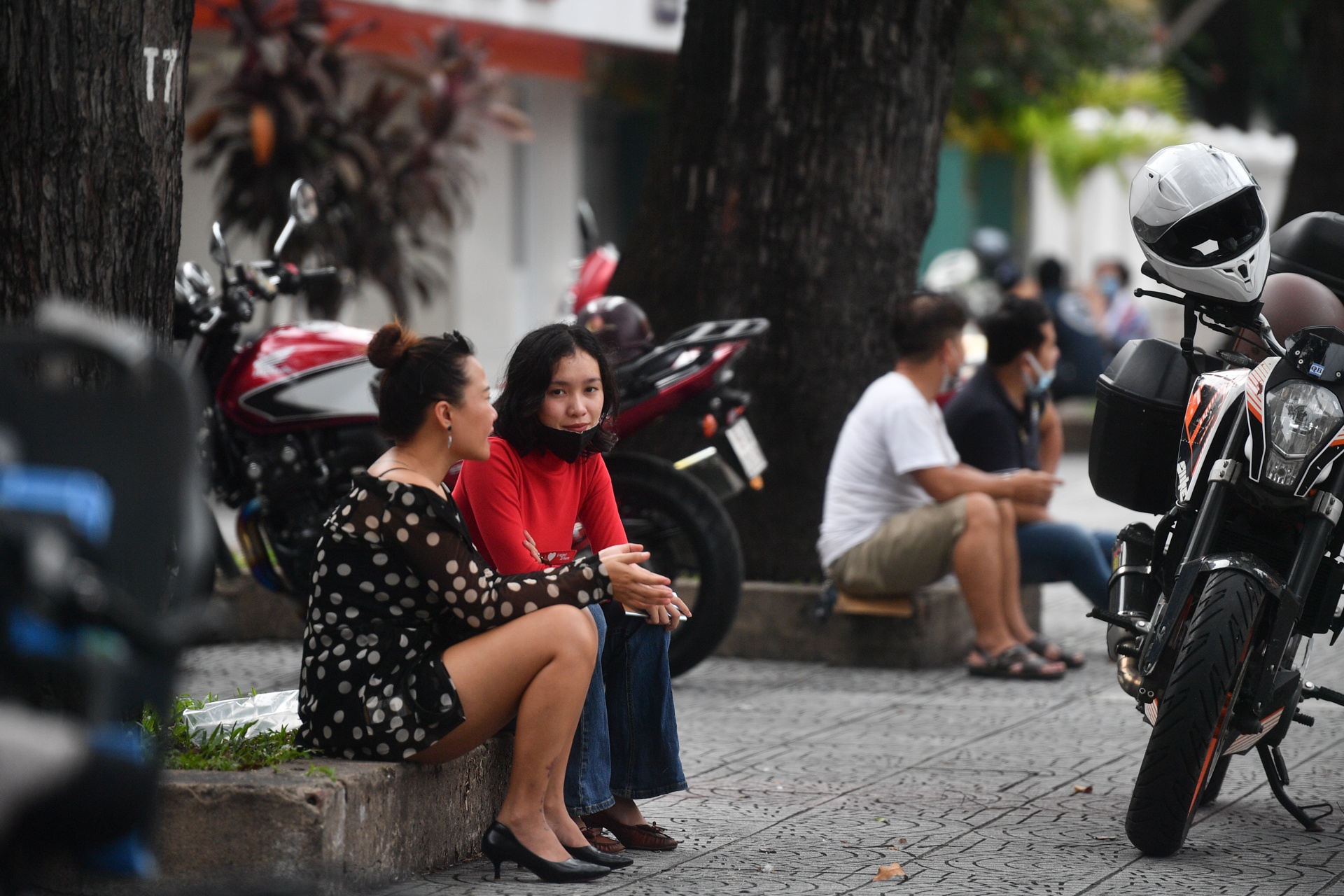 TP.HCM dong duc sau gian cach anh 5