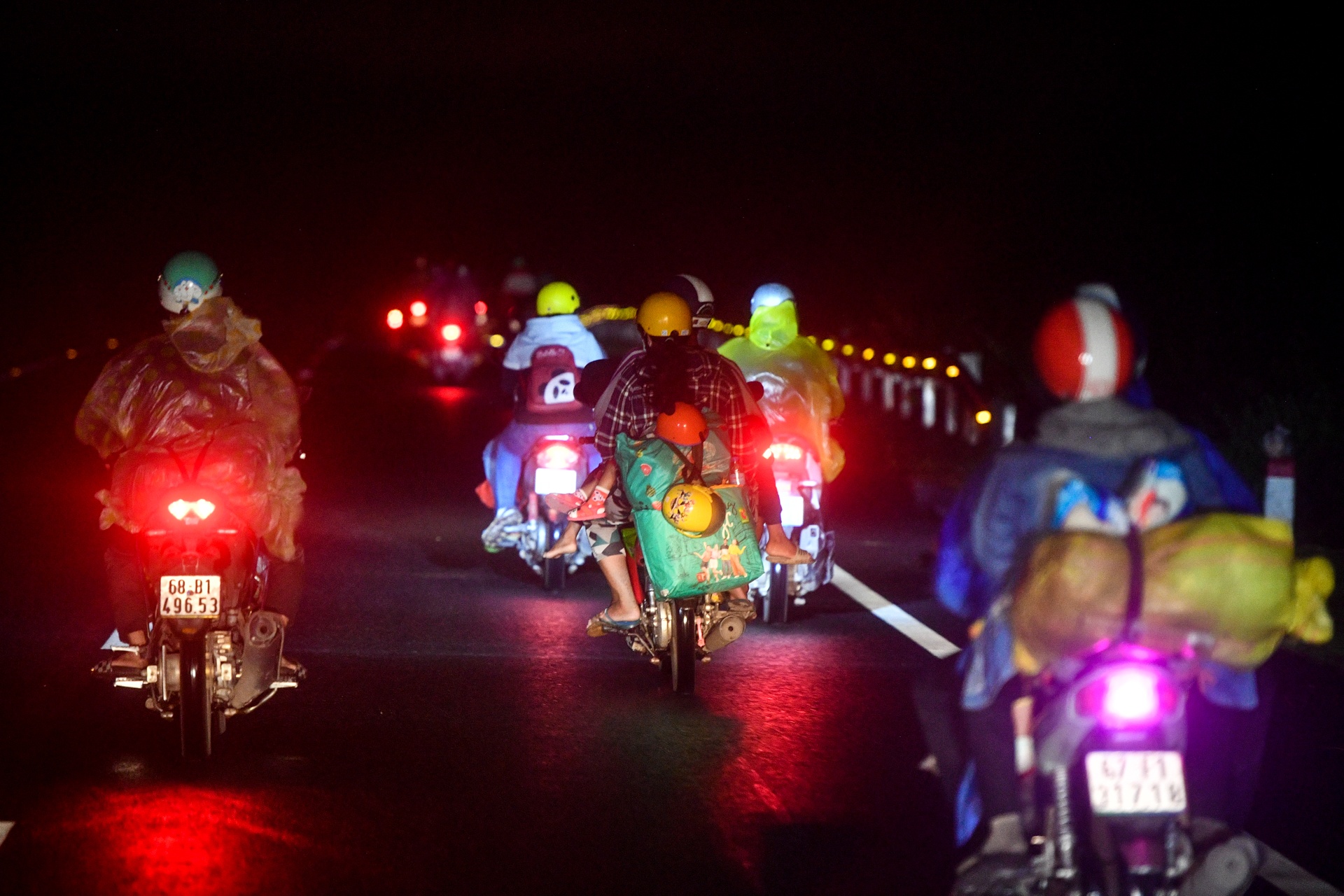 Nguoi dan do ve que sau dich Covid-19 anh 17