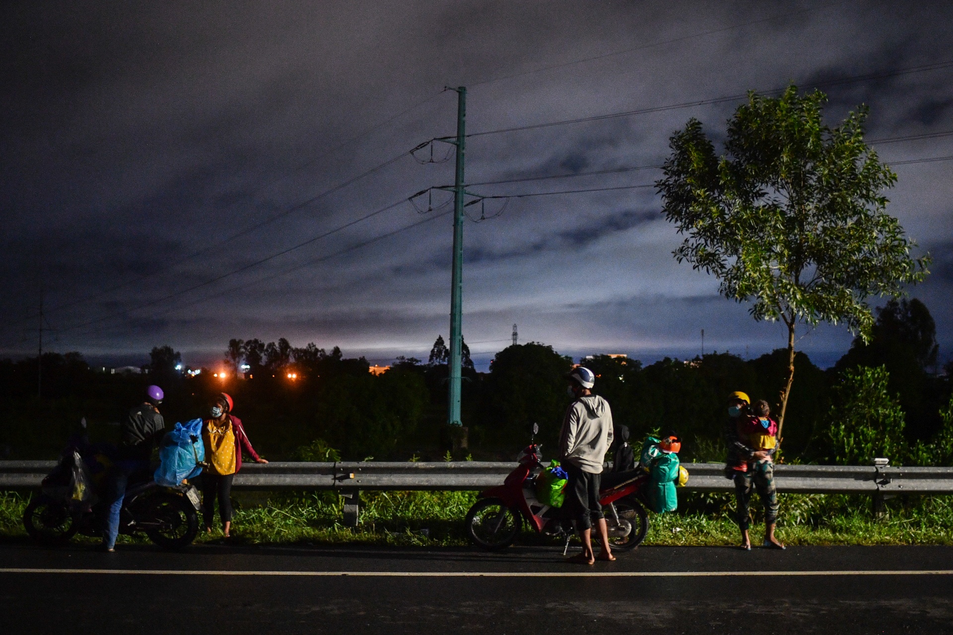 Nguoi dan do ve que sau dich Covid-19 anh 15