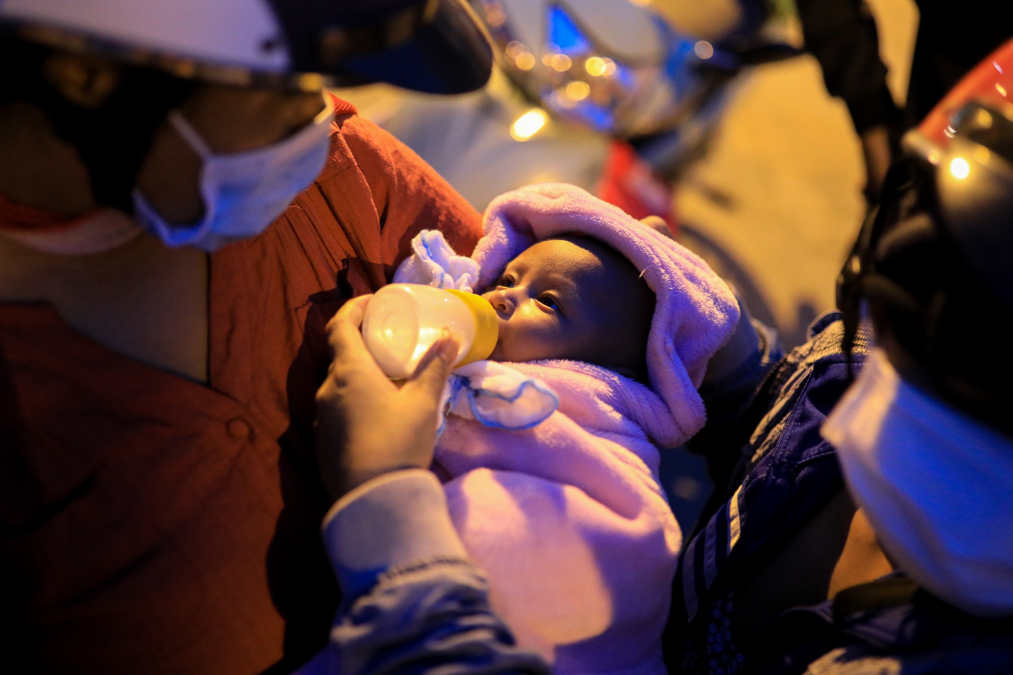 Nguoi dan do ve que sau dich Covid-19 anh 7