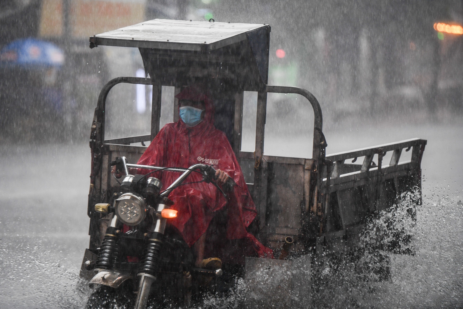 mua lon TP.HCM anh 1