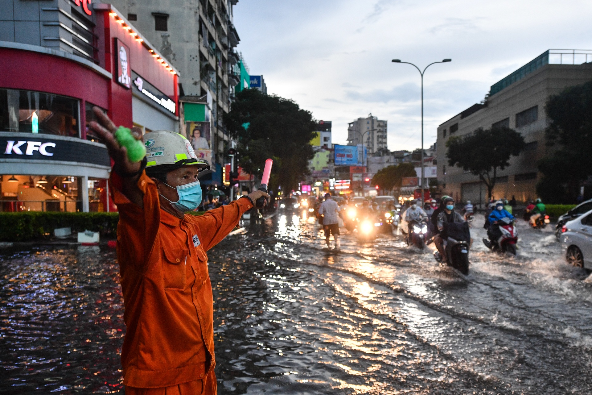 mua lon TP.HCM anh 6