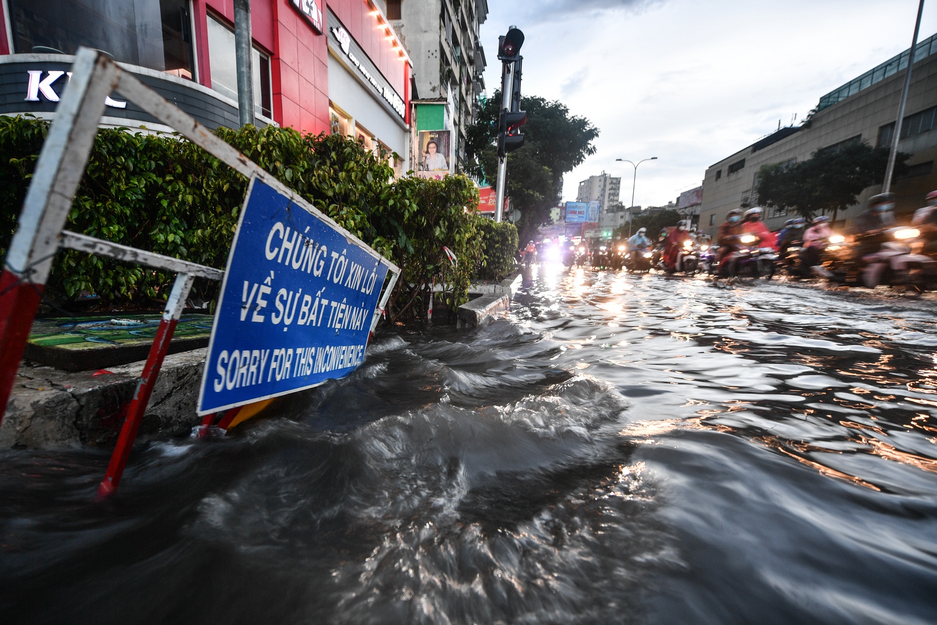 mua lon TP.HCM anh 2