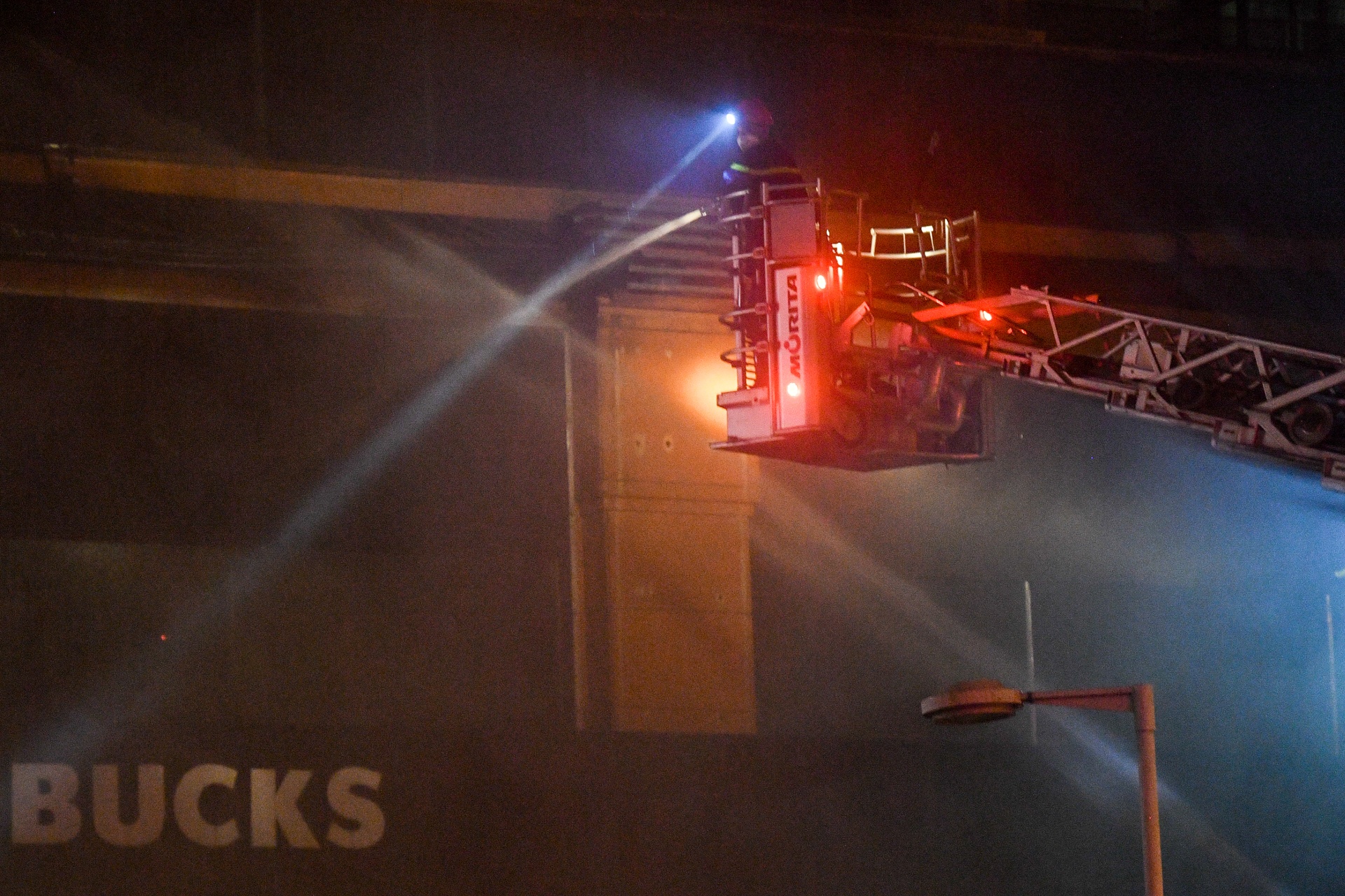 chay toa nha M Plaza anh 3