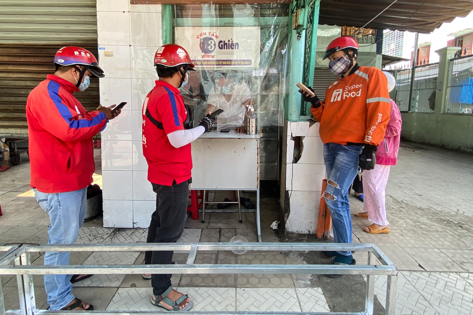 Hang quan ngoi tai cho mo lai anh 9