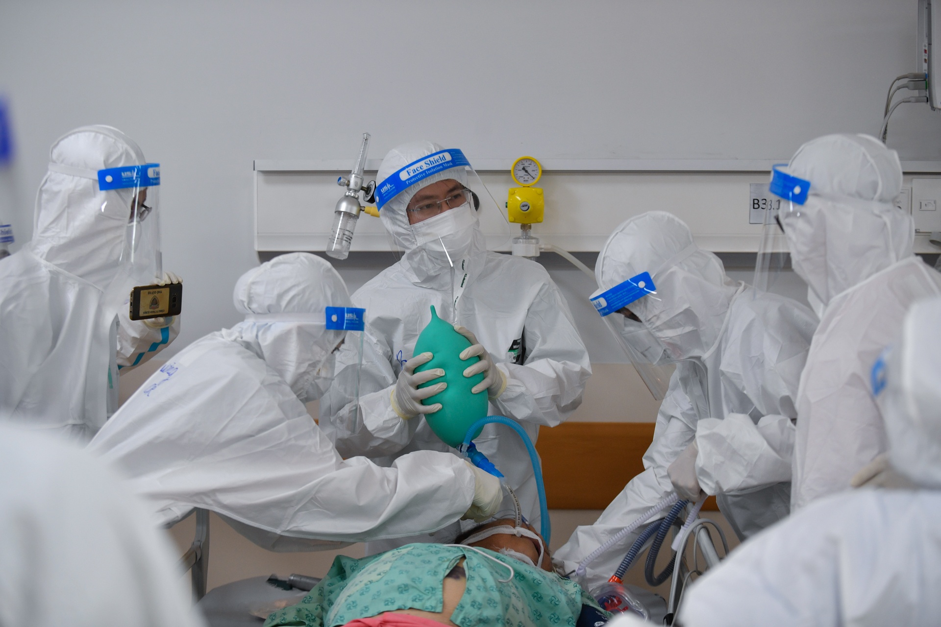 Bo sung giuong ICU vi F0 nang tang cao o TP.HCM hinh anh