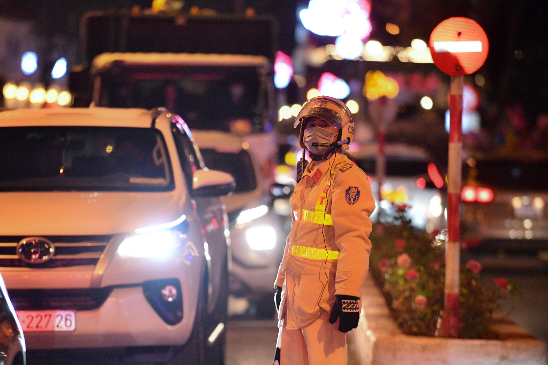 khach du lich do ve nha tho Da Lat anh 10