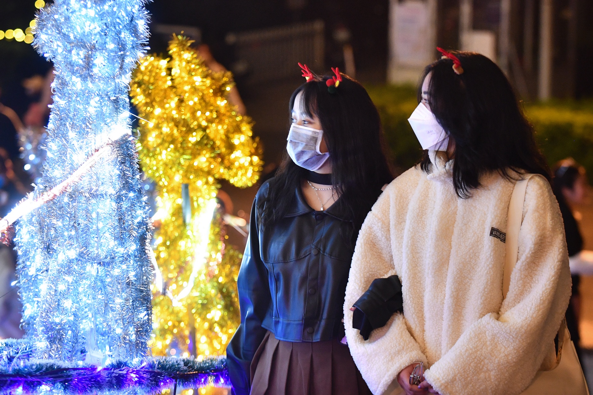 khach du lich do ve nha tho Da Lat anh 3