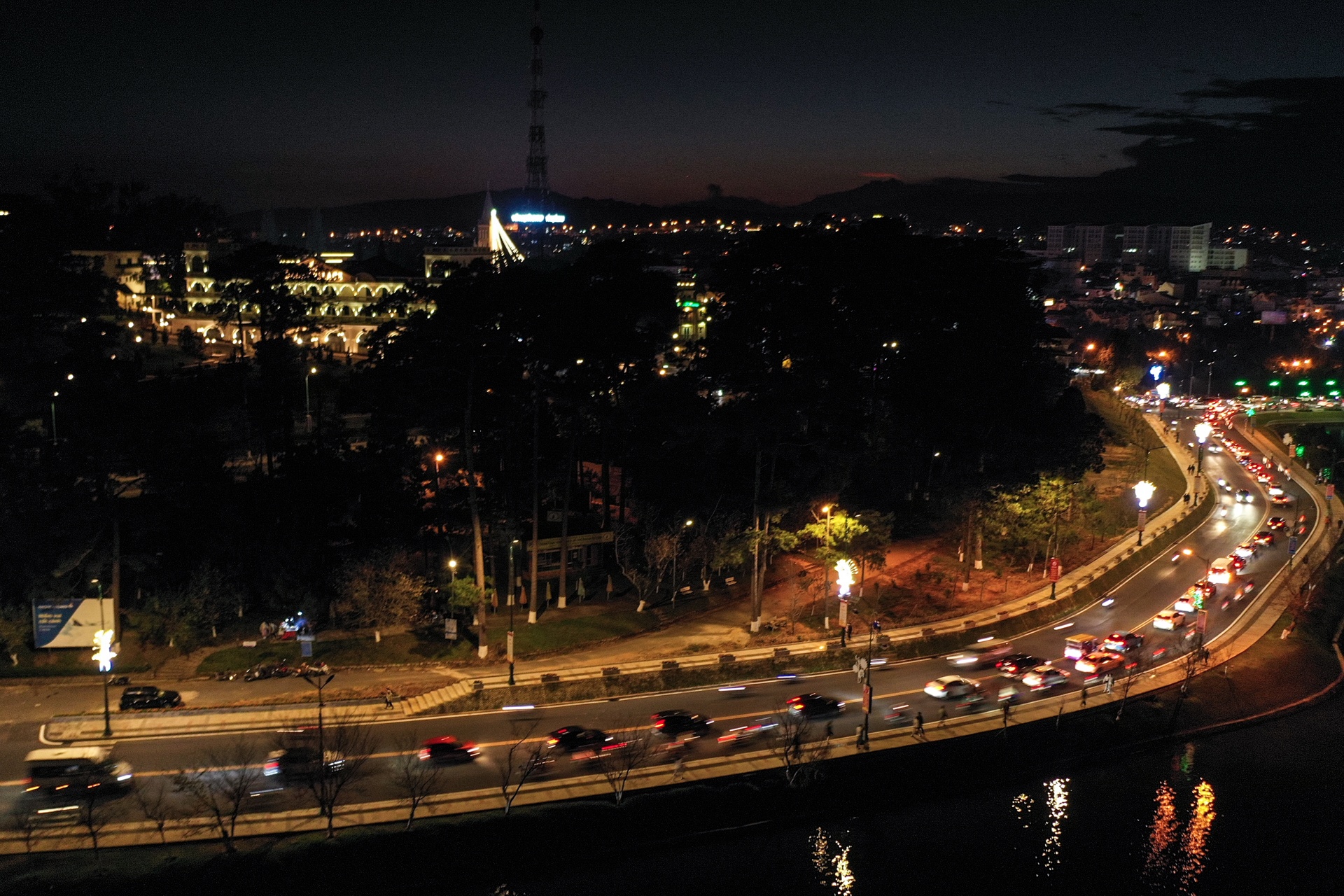 xe co noi duoi vao Da Lat anh 1