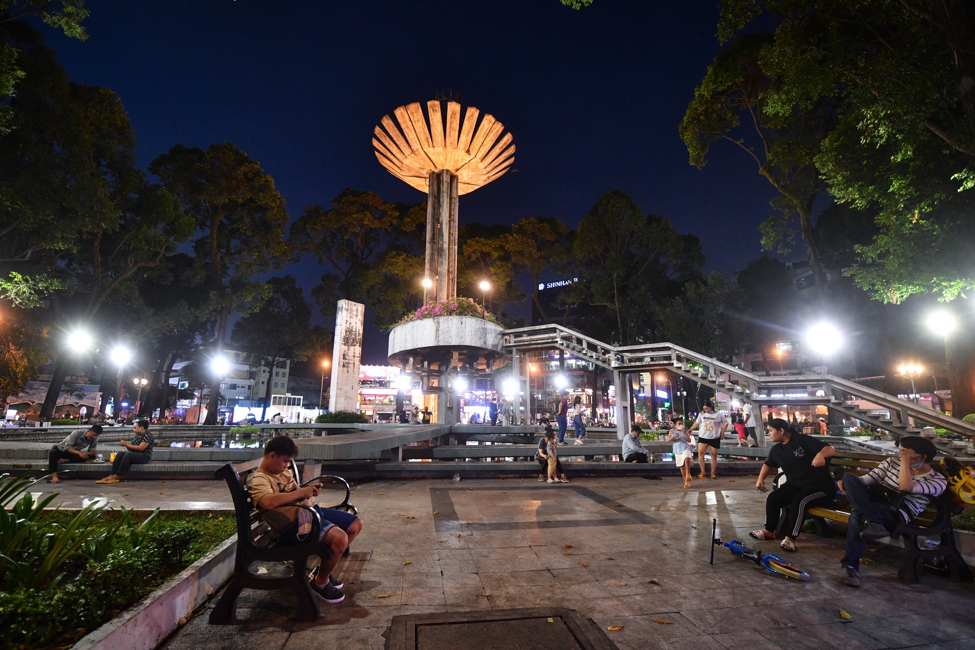 nguoi dan TP.HCM choi countdown anh 9