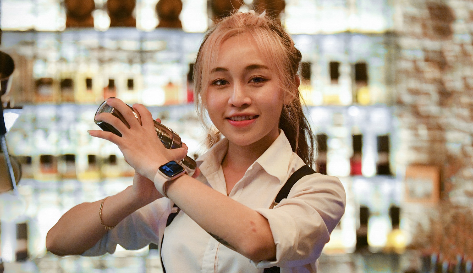 ngày đầu quán bar mở cửa trở lại ảnh 1 ngay dau quan bar mo cua tro lai anh 1