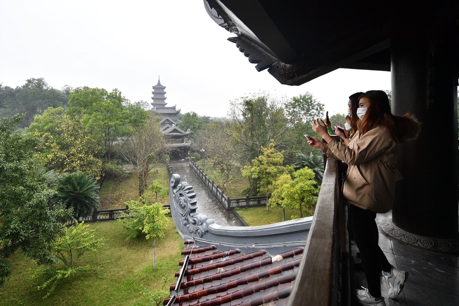 du khach tham quan chua Bai Dinh 2022 anh 6