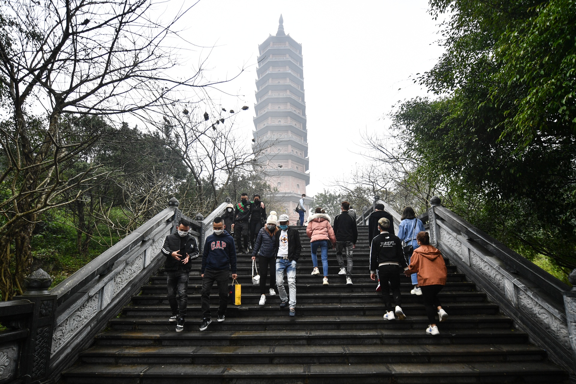 du khach tham quan chua Bai Dinh 2022 anh 1