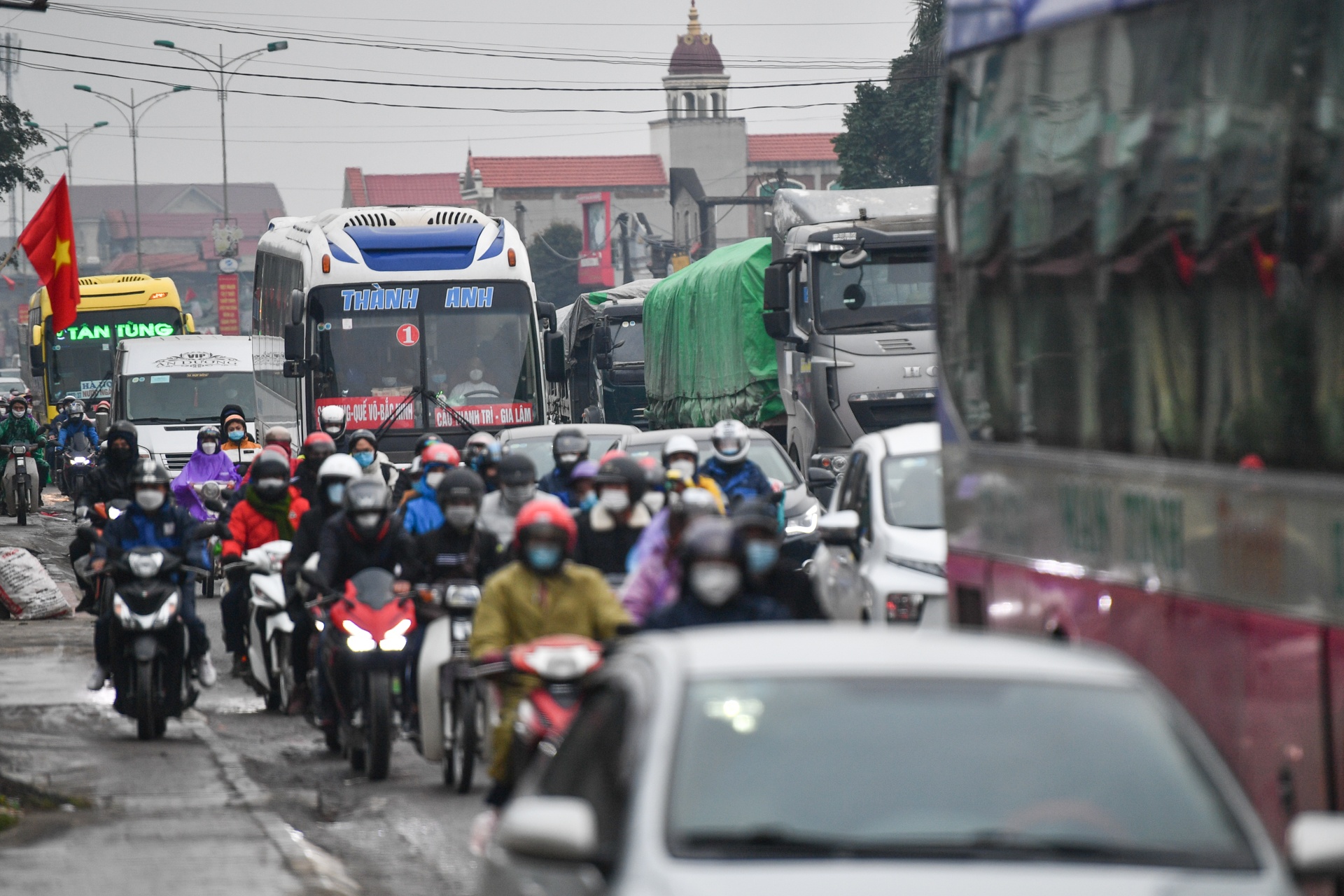 nguoi dan do ve Ha Noi sau Tet anh 1